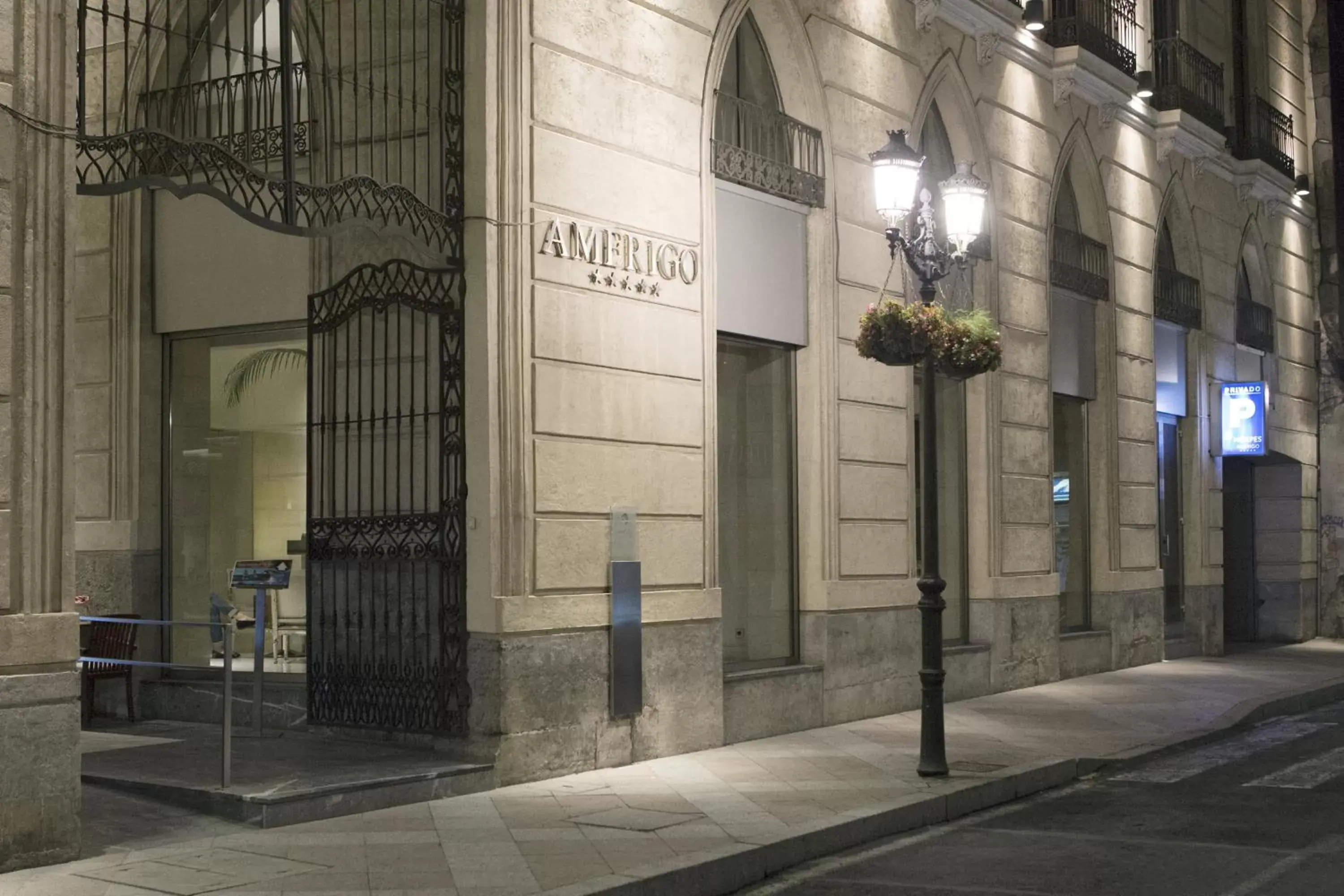 Facade/entrance in Hospes Amérigo