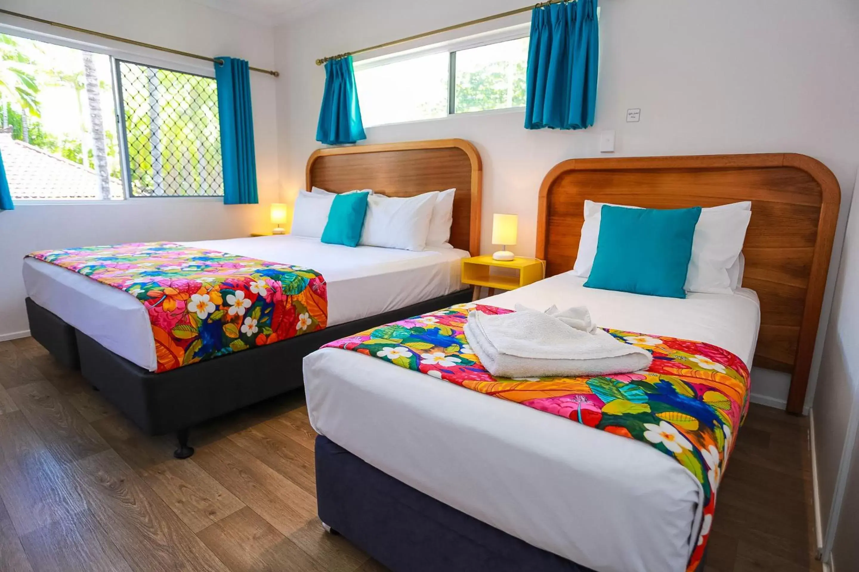Bedroom, Bed in Port Douglas Motel