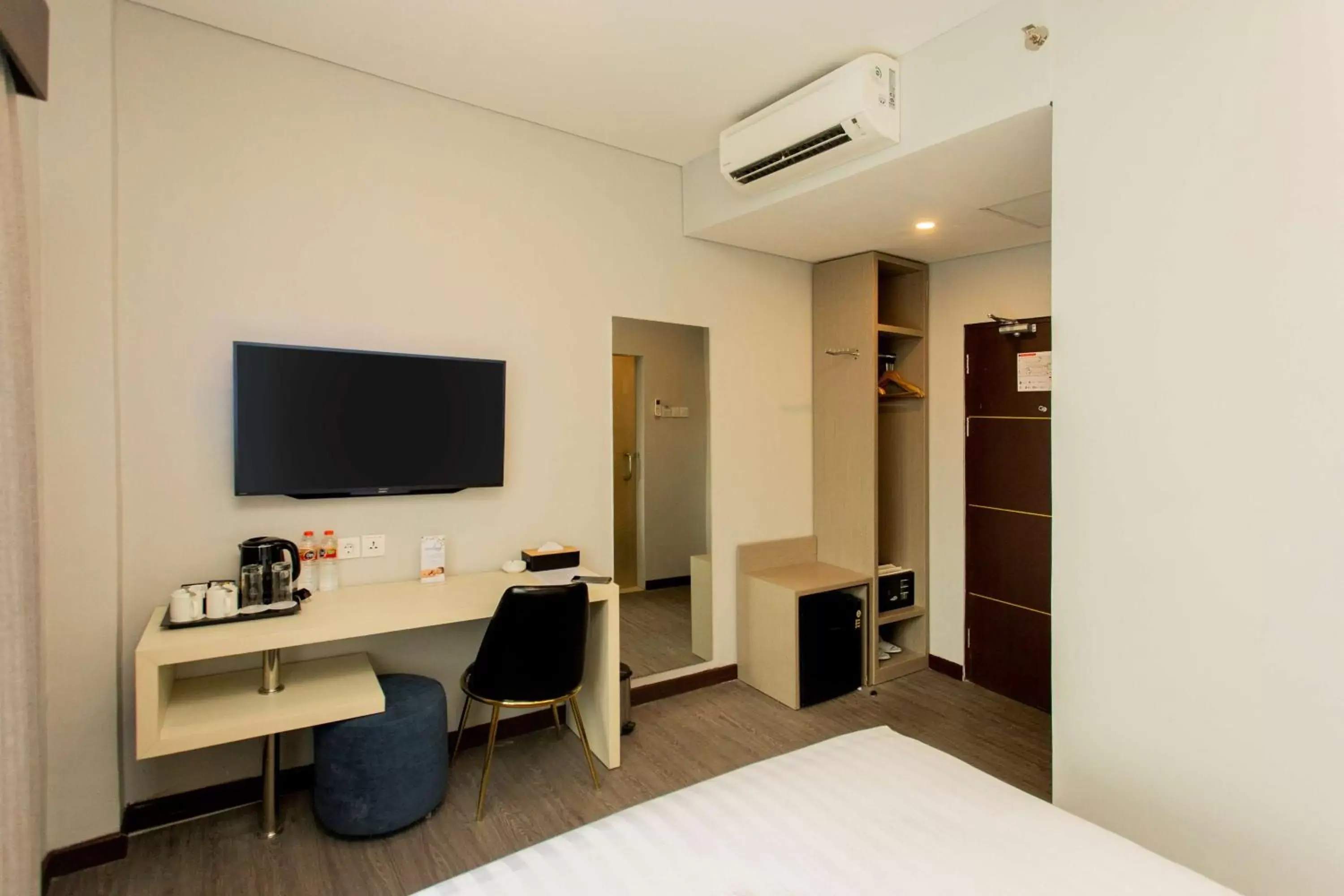 Bedroom, TV/Entertainment Center in Best Western Batang Garing