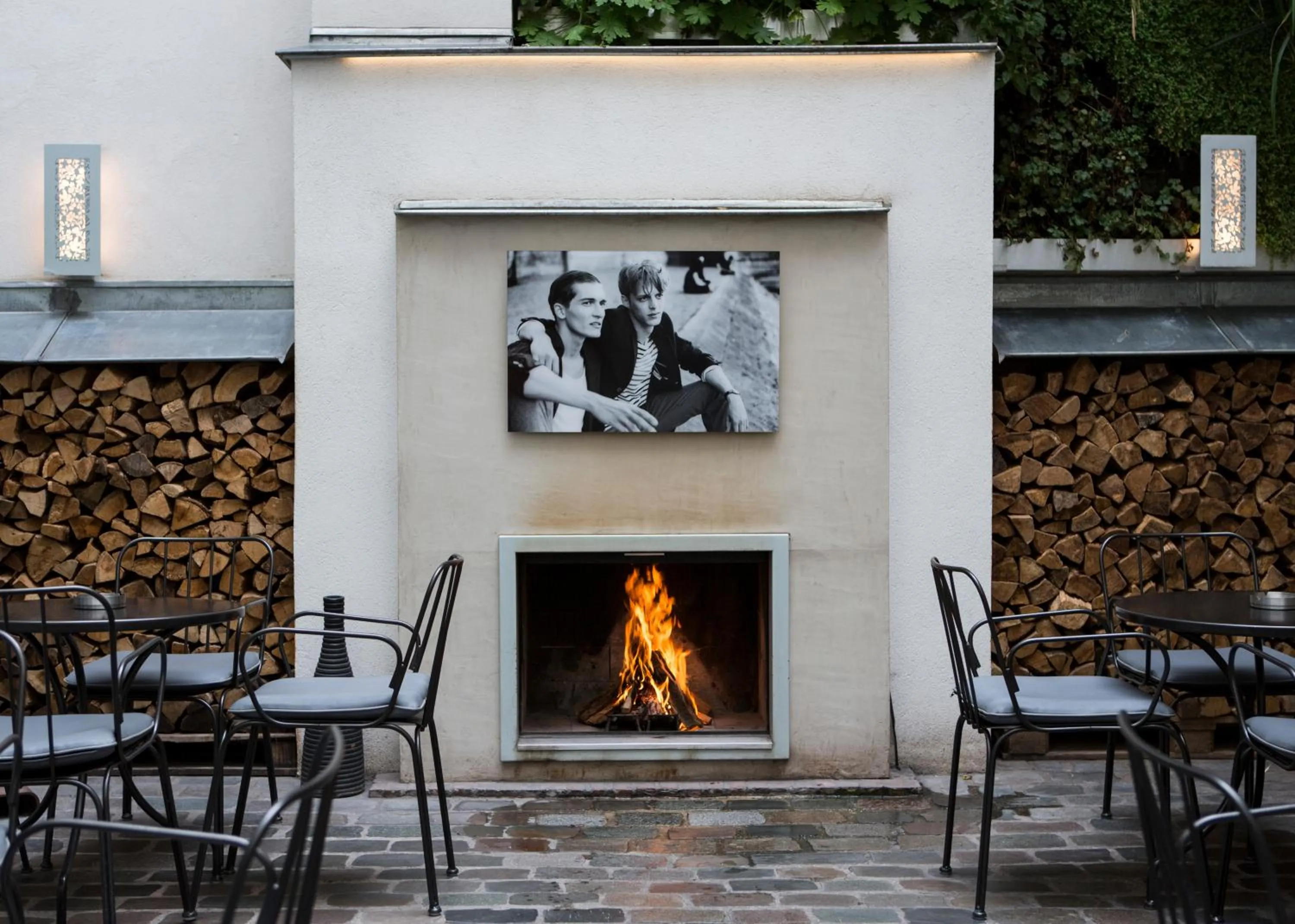 Patio in Hôtel Jules & Jim