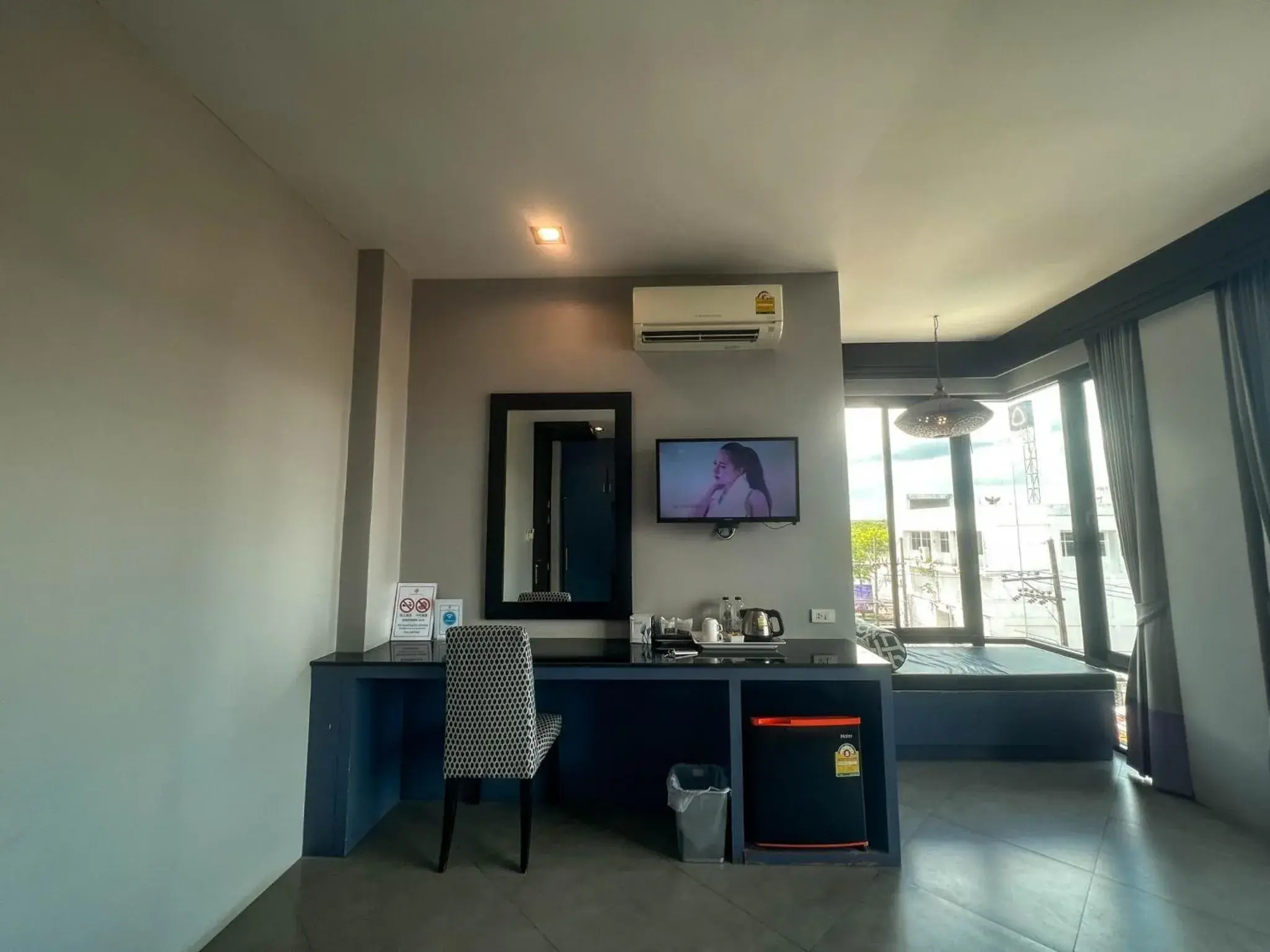 TV and multimedia, Seating Area in Srisawara Casa Hotel