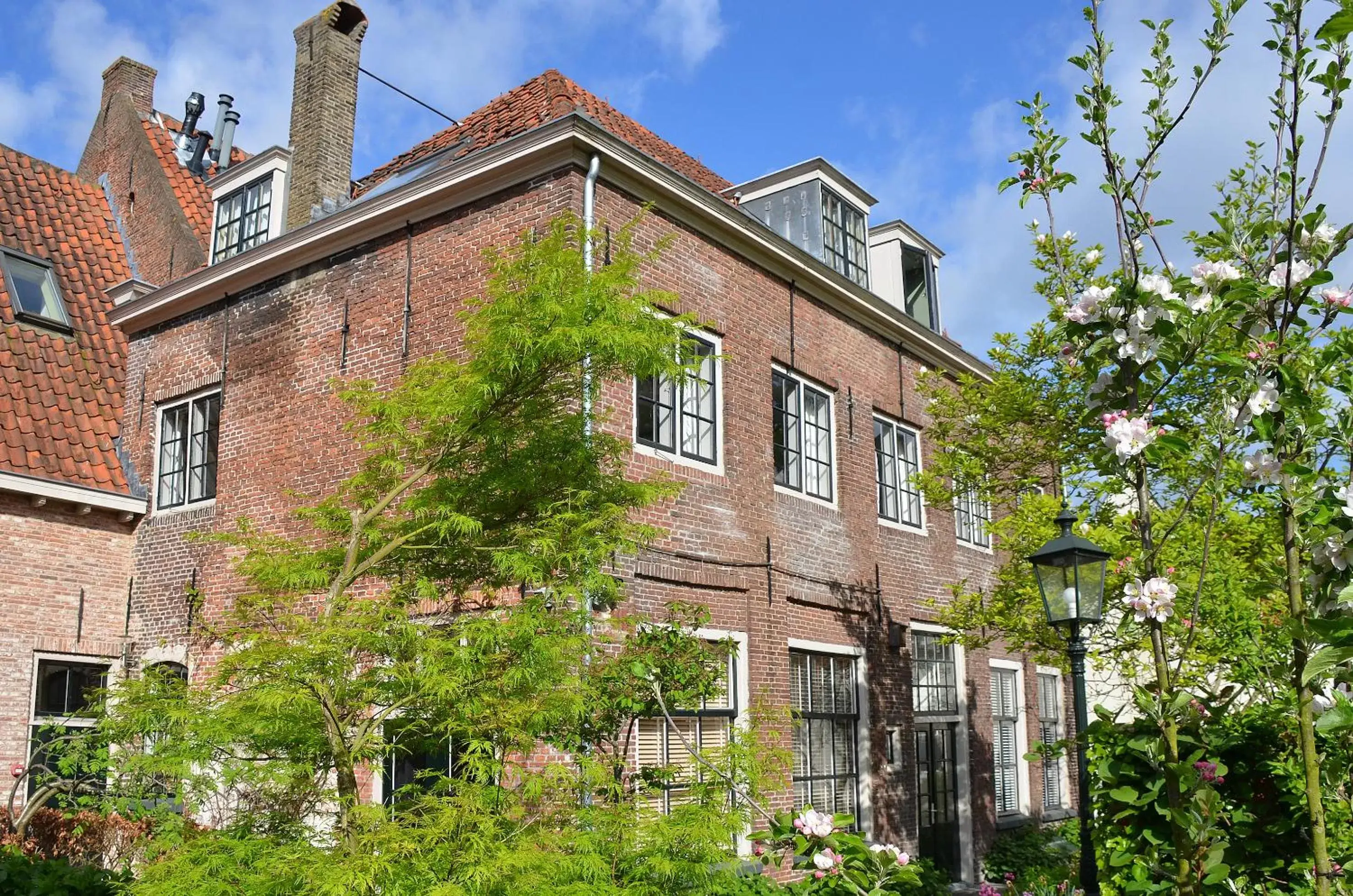 Nearby landmark, Property Building in Hotel de Tabaksplant