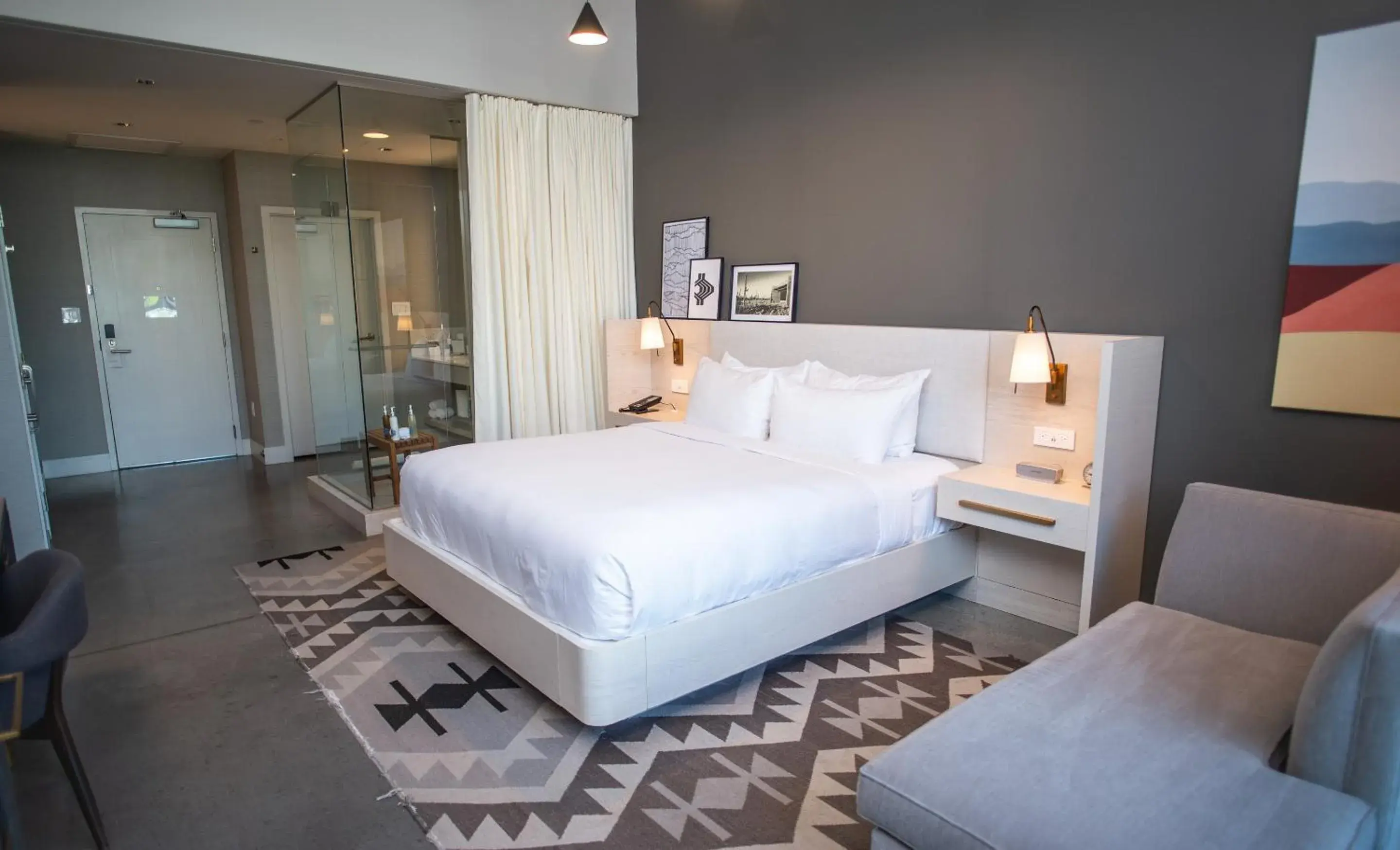 Bedroom, Bed in Mountain Shadows Resort Scottsdale