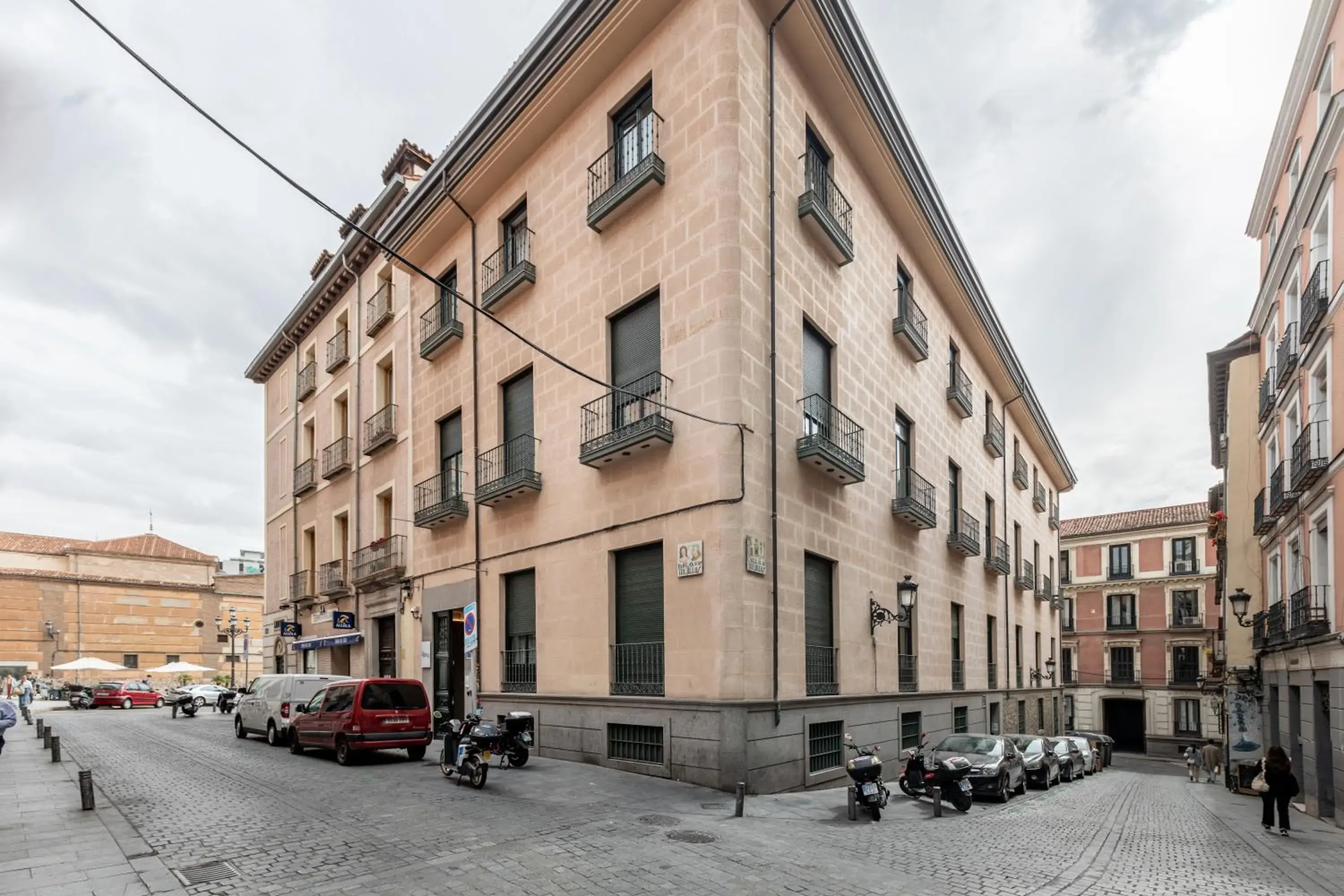 Property building, Neighborhood in Líbere Madrid Palacio Real