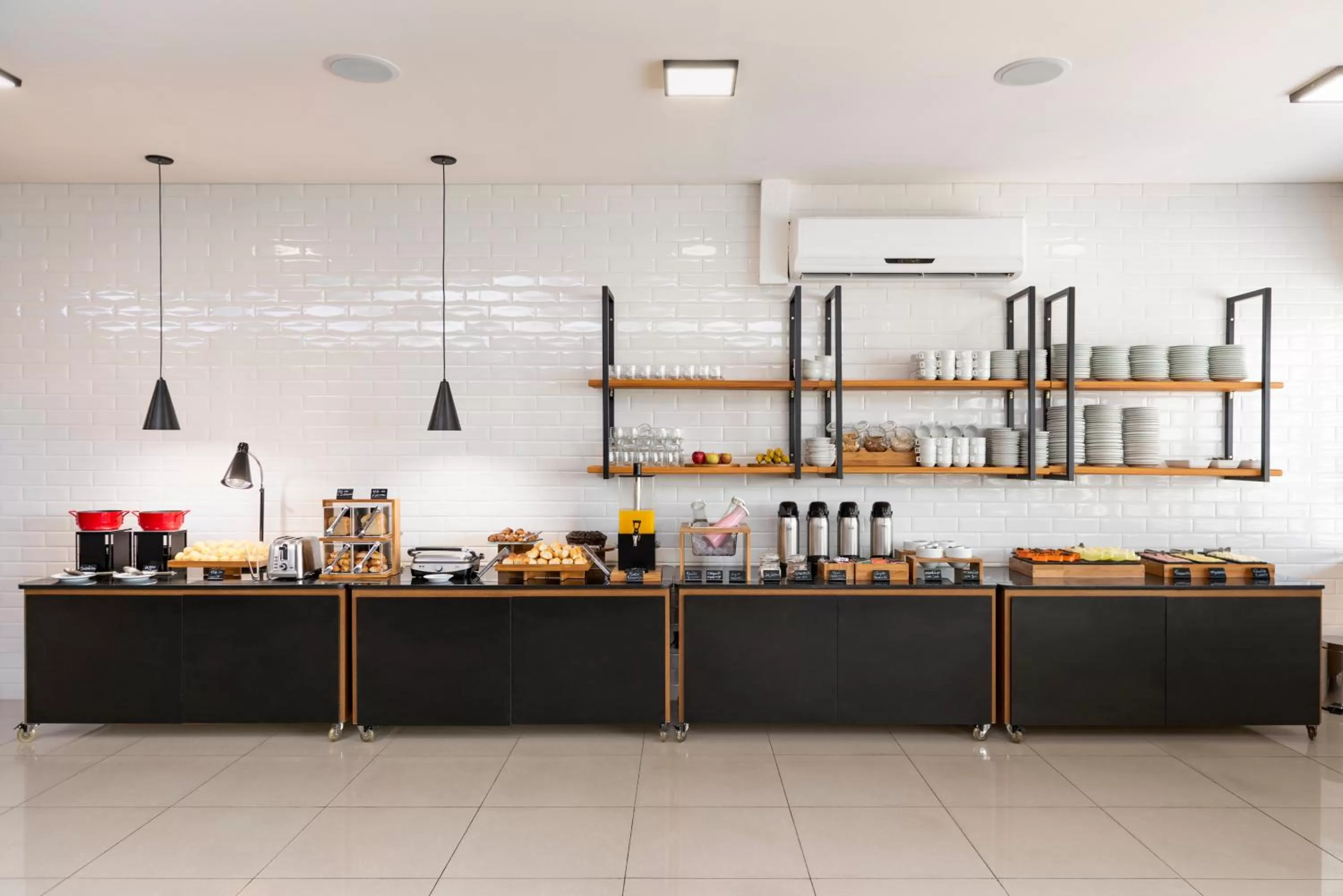 Buffet breakfast in Monreale Express Glicério Campinas