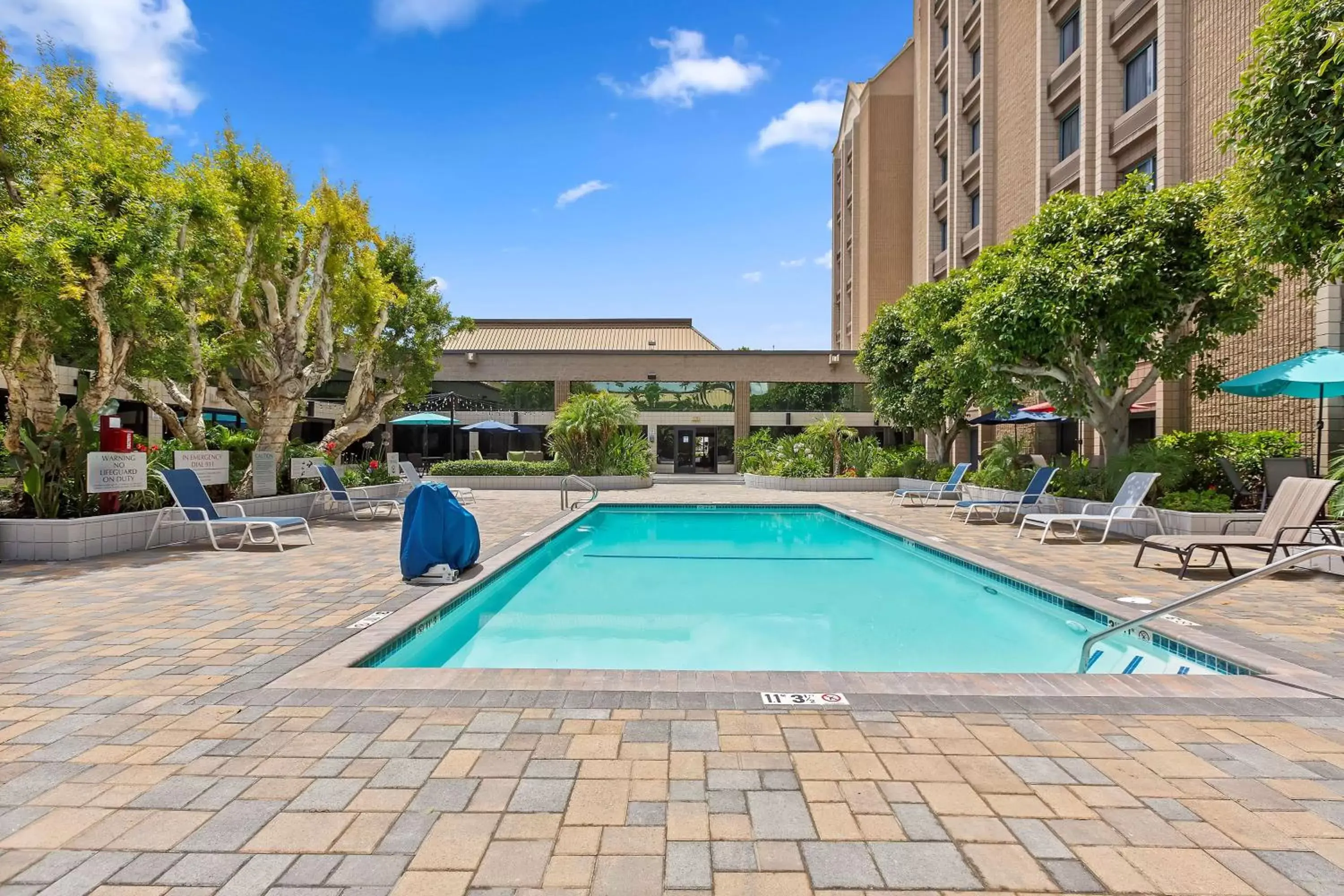 Pool view, Swimming Pool in Doubletree by Hilton Whittier