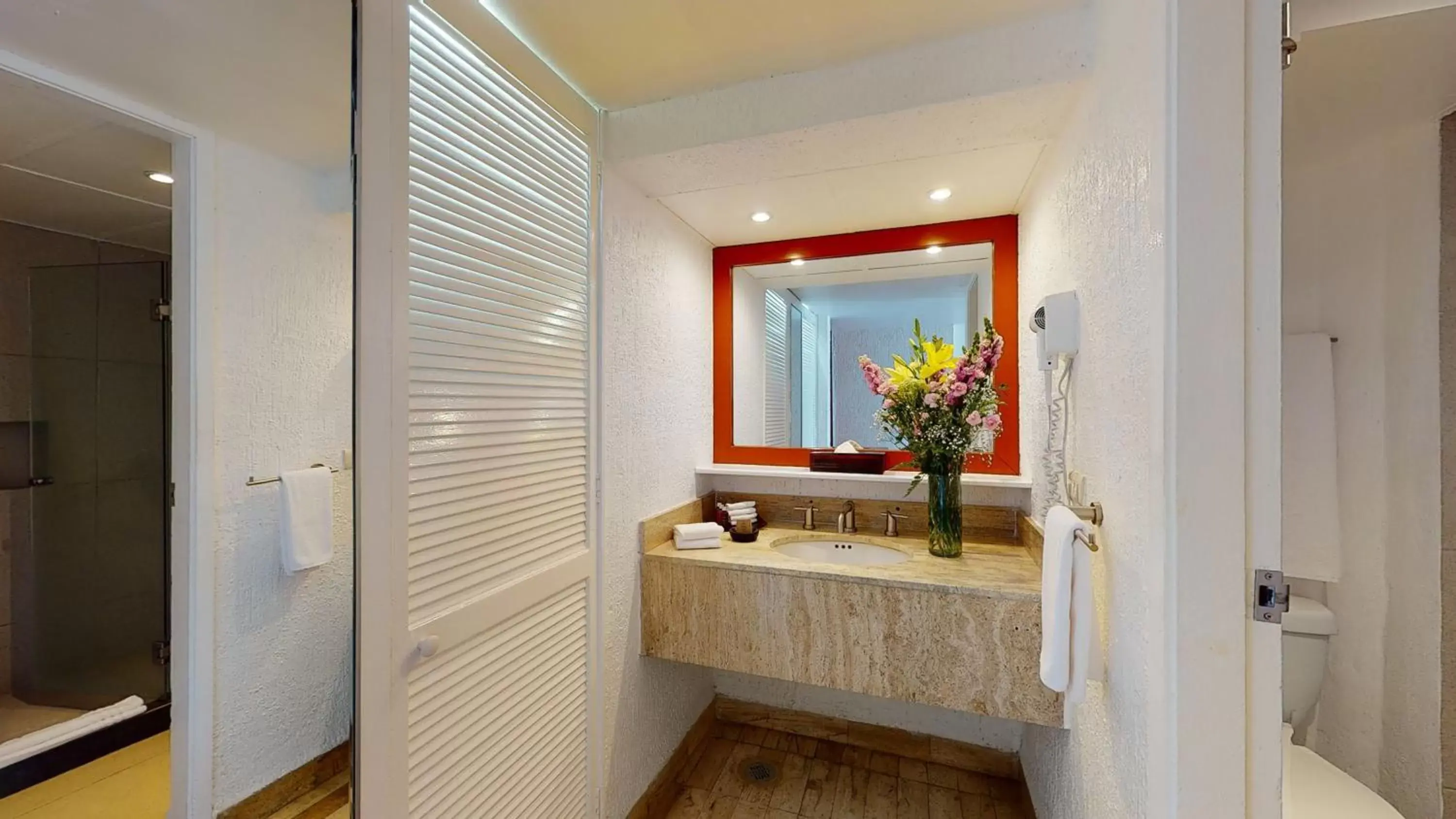Bathroom in Park Royal Beach Ixtapa - All Inclusive
