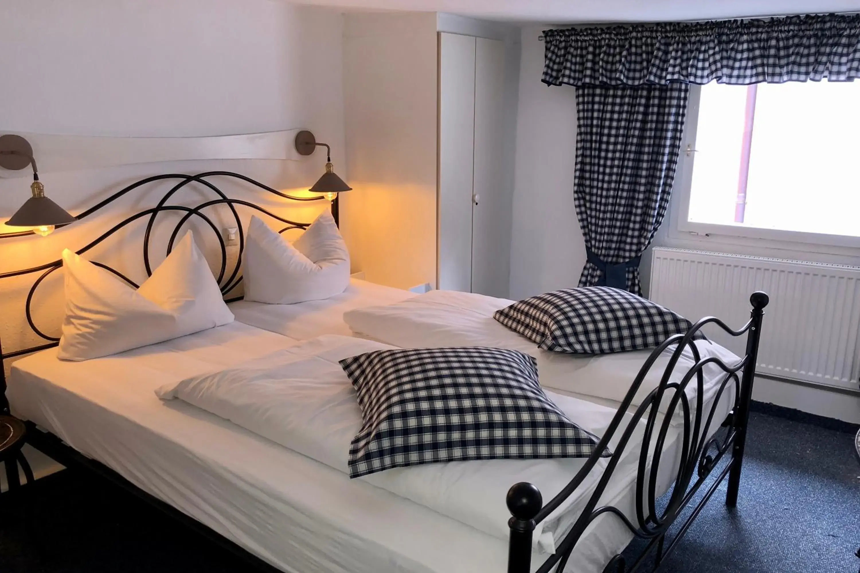 Bed in Hotel Gasthof Inselgraben garni