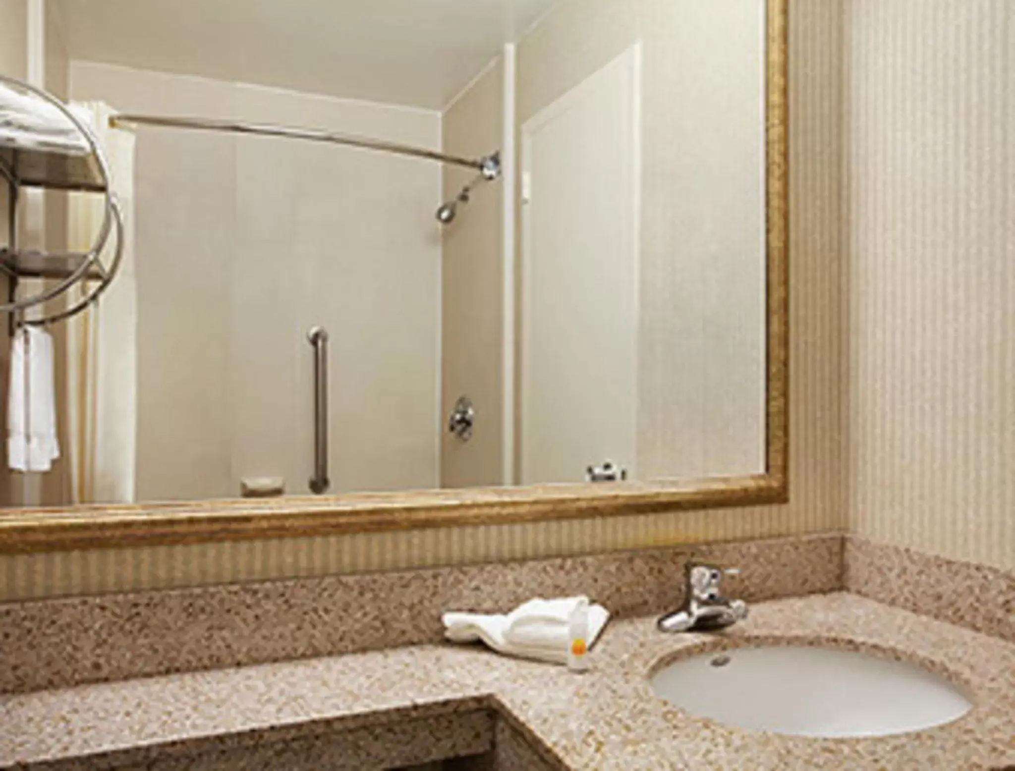 Bathroom in Days Inn by Wyndham Rutland/Killington Area