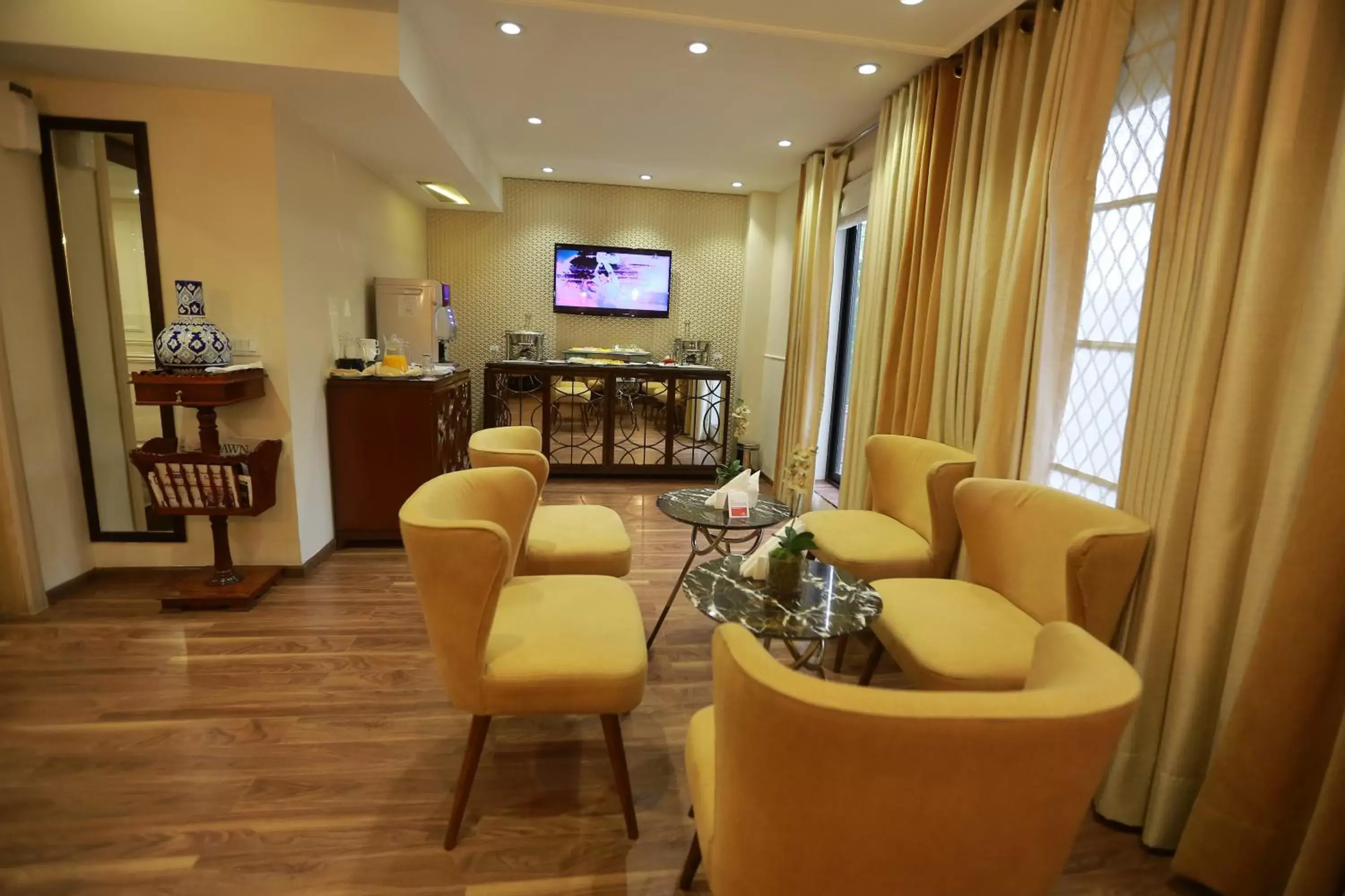 Lounge or bar in Ramada by Wyndham Multan