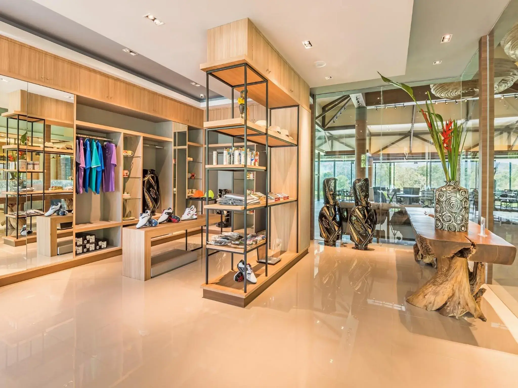 On-site shops in Chatrium Golf Resort Soi Dao Chanthaburi
