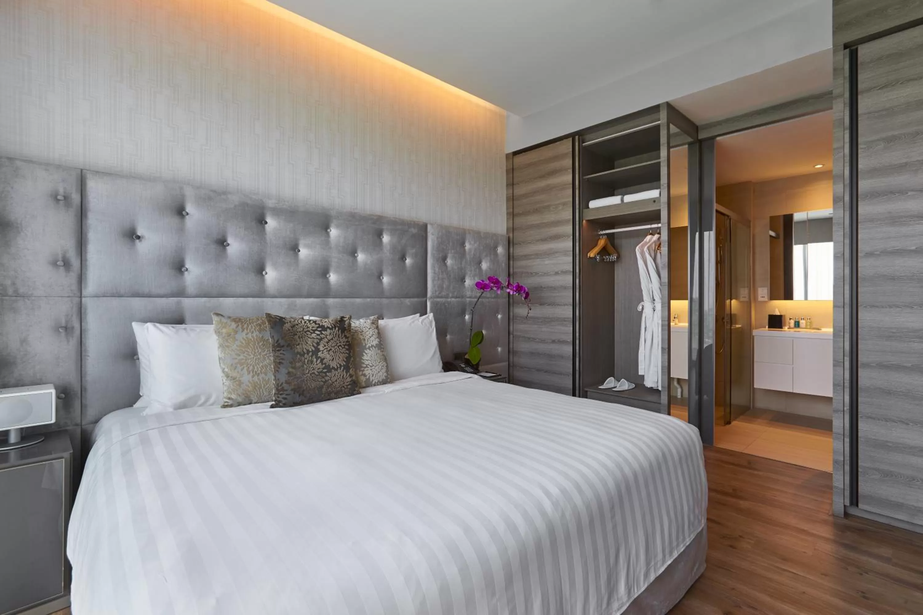 Bedroom, Bed in Pan Pacific Serviced Suites Beach Road, Singapore