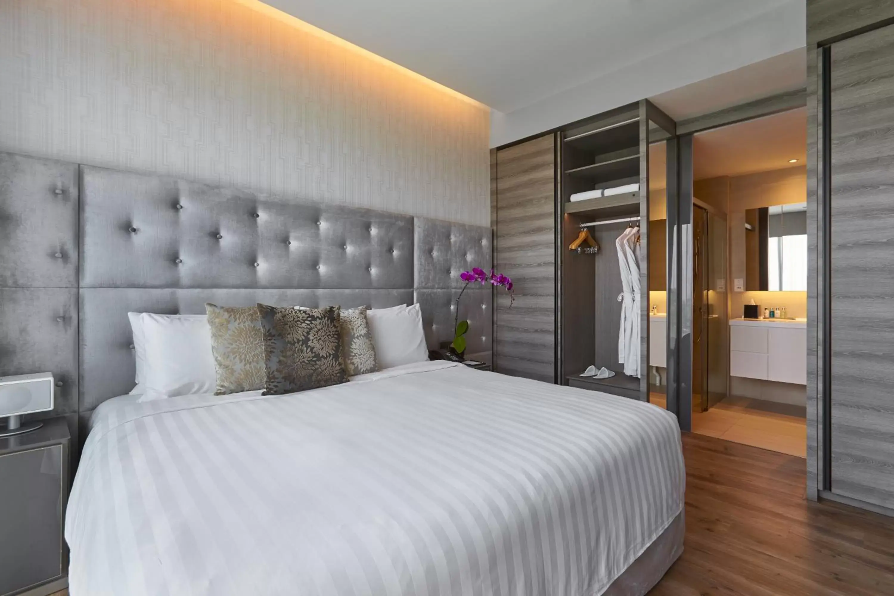 Bedroom, Bed in Pan Pacific Serviced Suites Beach Road, Singapore Bedroom, Bed in Pan Pacific Serviced Suites Beach Road, Singapore