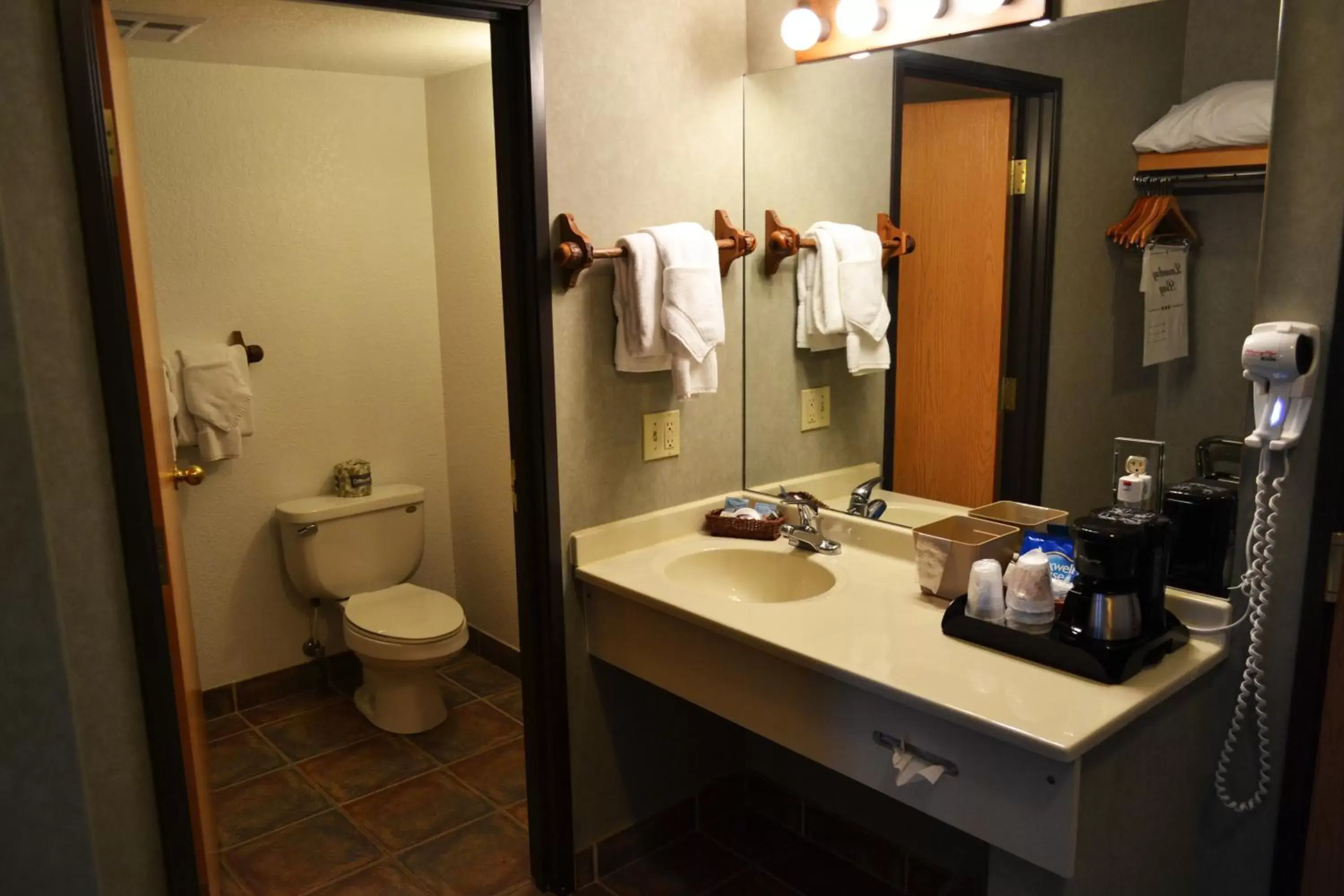Toilet, Bathroom in Crooked River Lodge