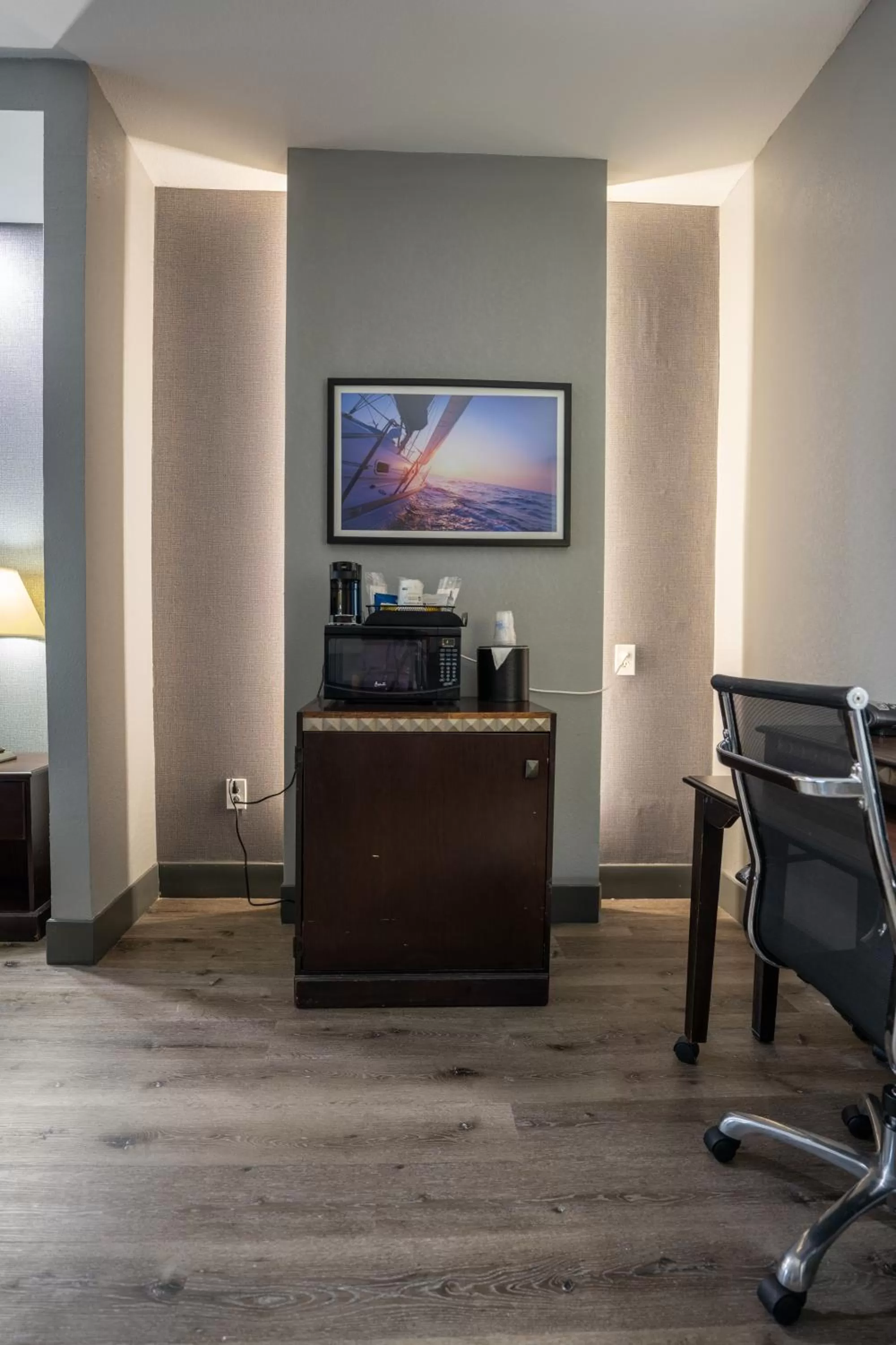 microwave in Comfort Suites Seabrook - Kemah