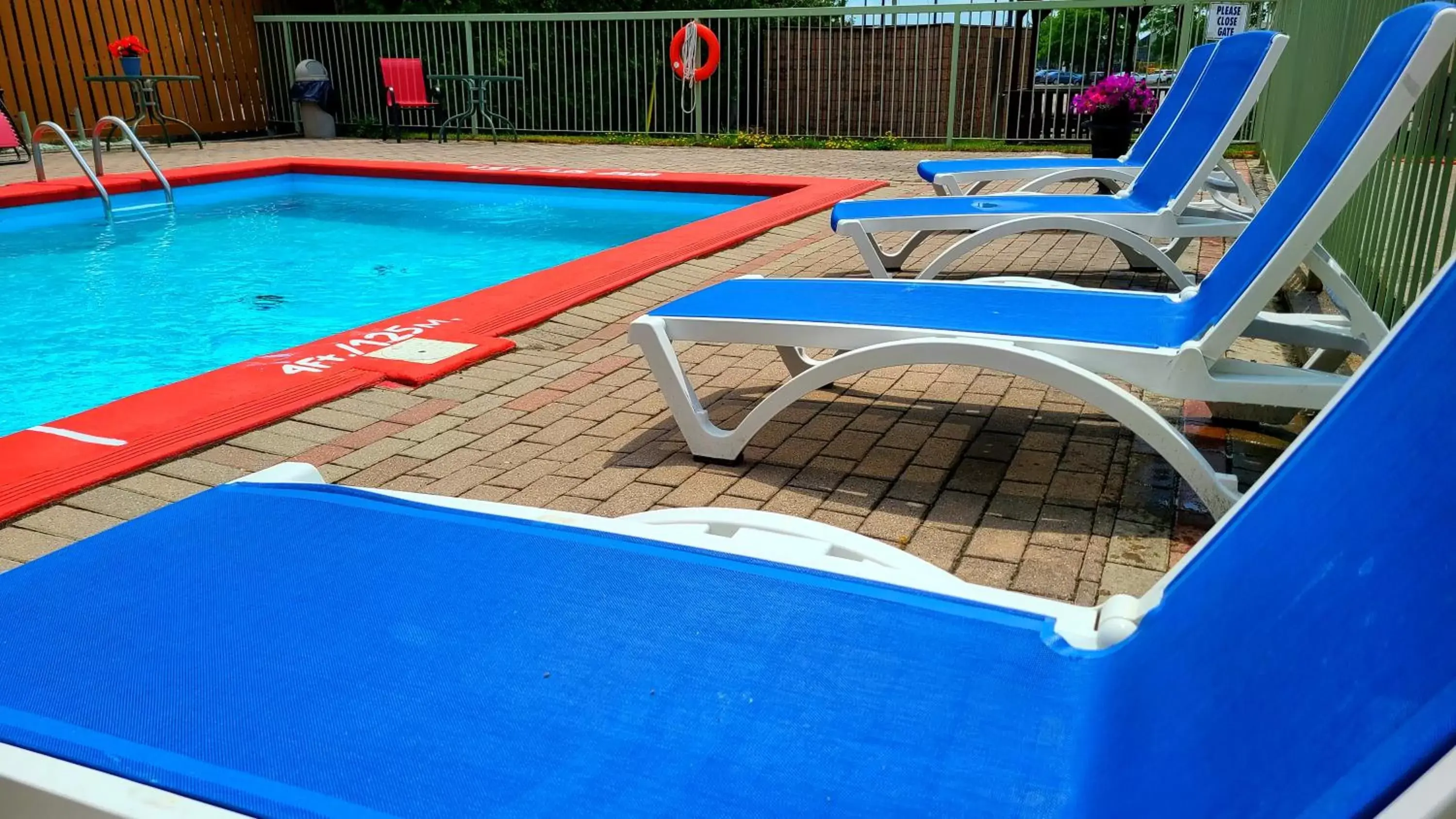 Swimming Pool in Quality Inn & Suites 1000 Islands