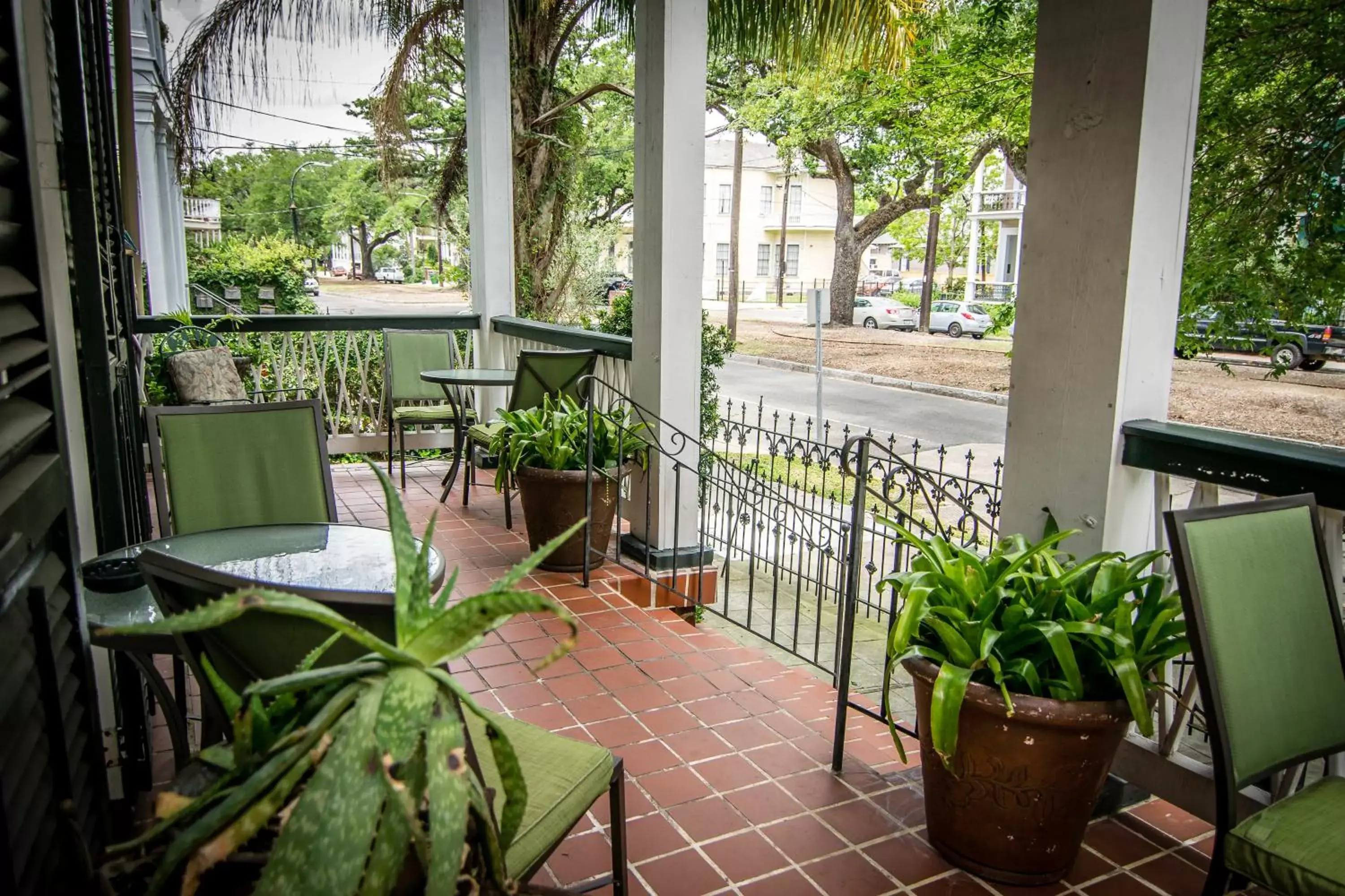 Property building in Rathbone Mansions New Orleans