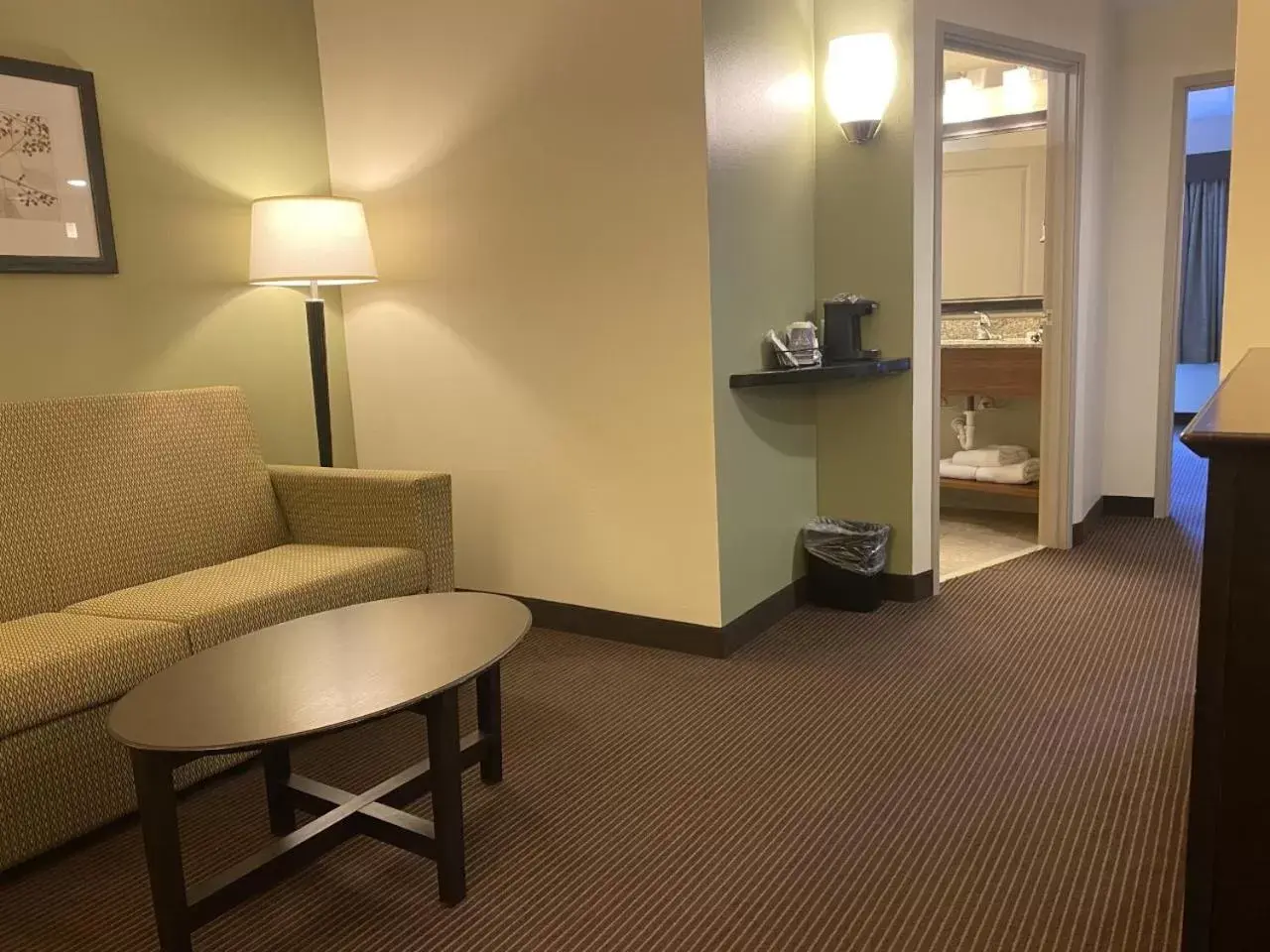 One-Bedroom Superior King Suite - Non-Smoking in AmericInn by Wyndham Hartford SD One-Bedroom Superior King Suite - Non-Smoking in AmericInn by Wyndham Hartford SD