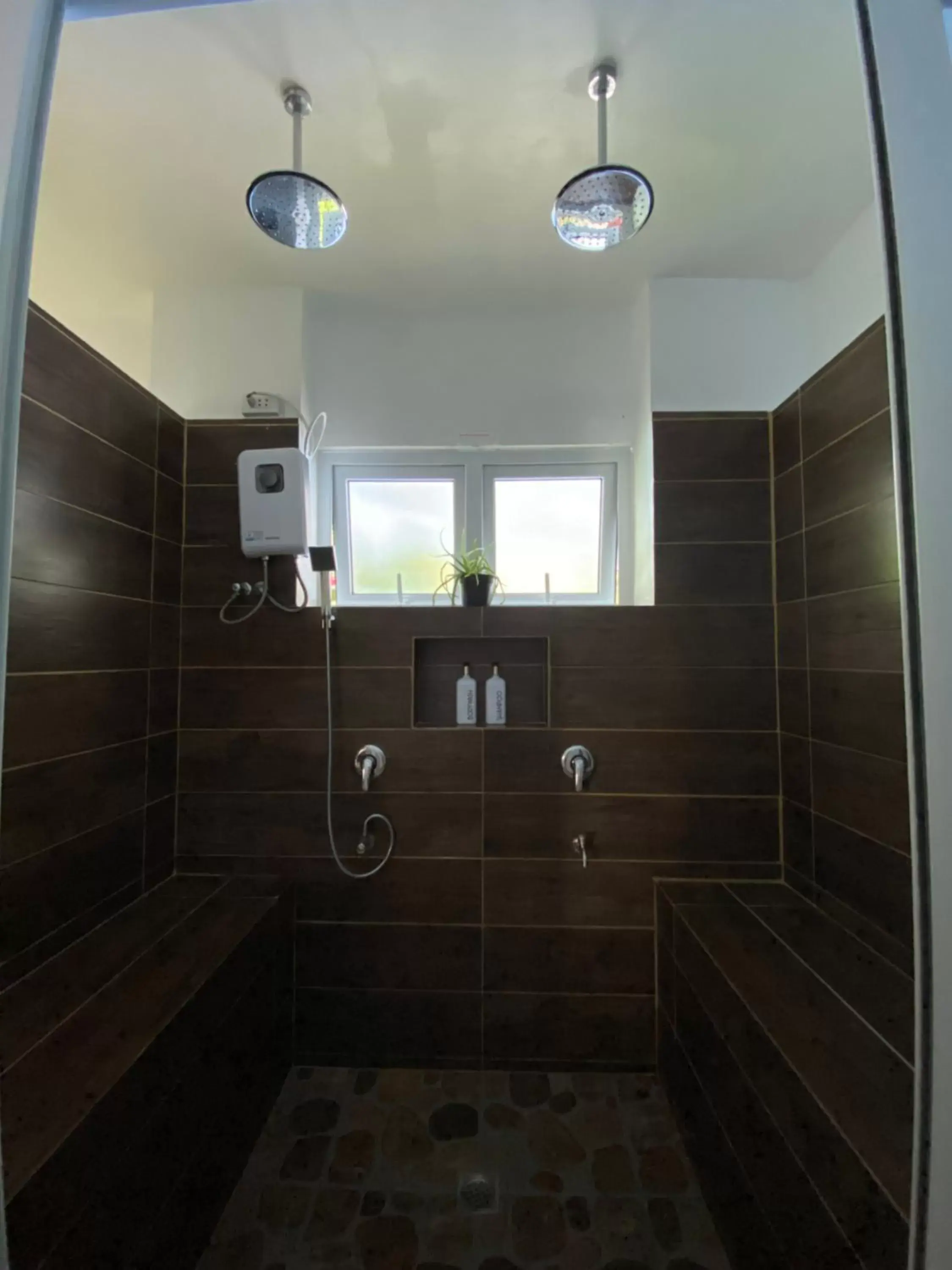 Shower, Bathroom in Fantasy Lodge
