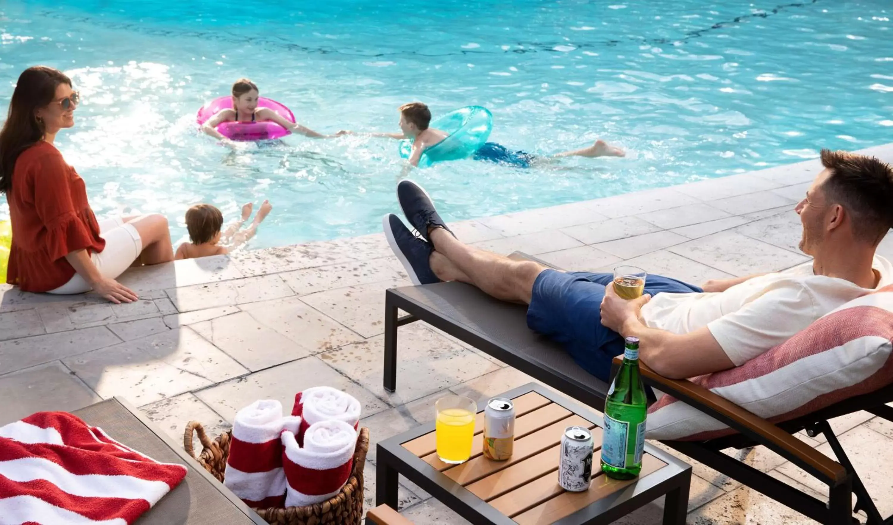 Pool view in Hyatt Regency Monterey Hotel and Spa Pool view in Hyatt Regency Monterey Hotel and Spa