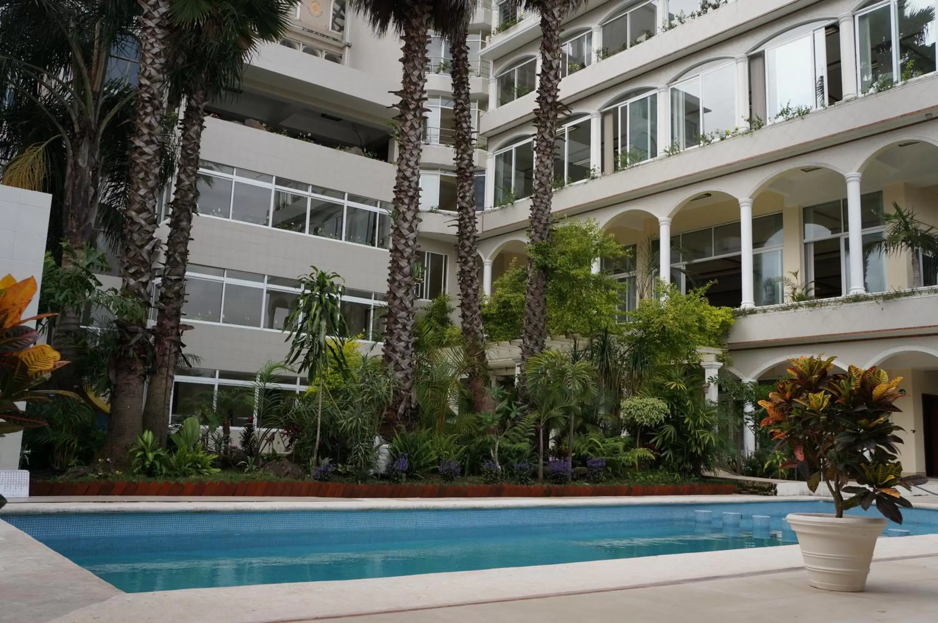 Swimming Pool in Villa Las Margaritas Caxa