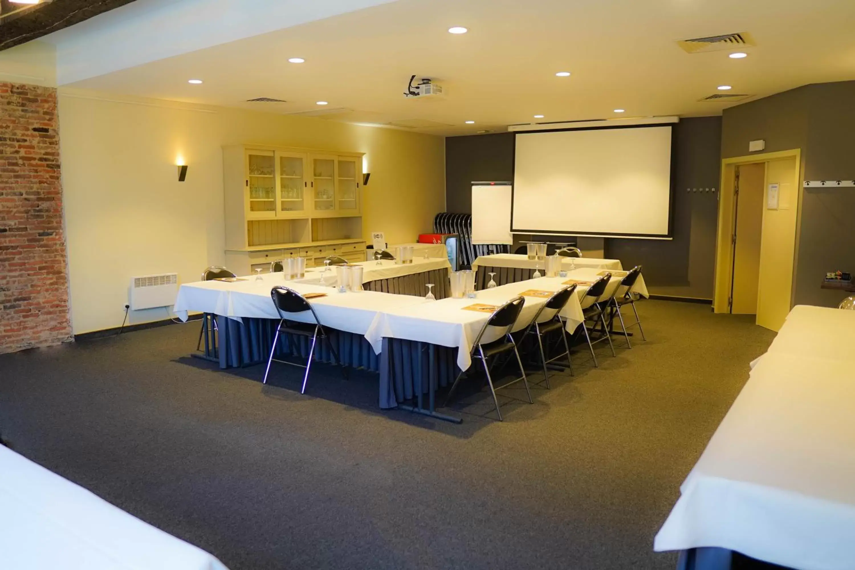 Meeting/conference room in Ghent River Hotel
