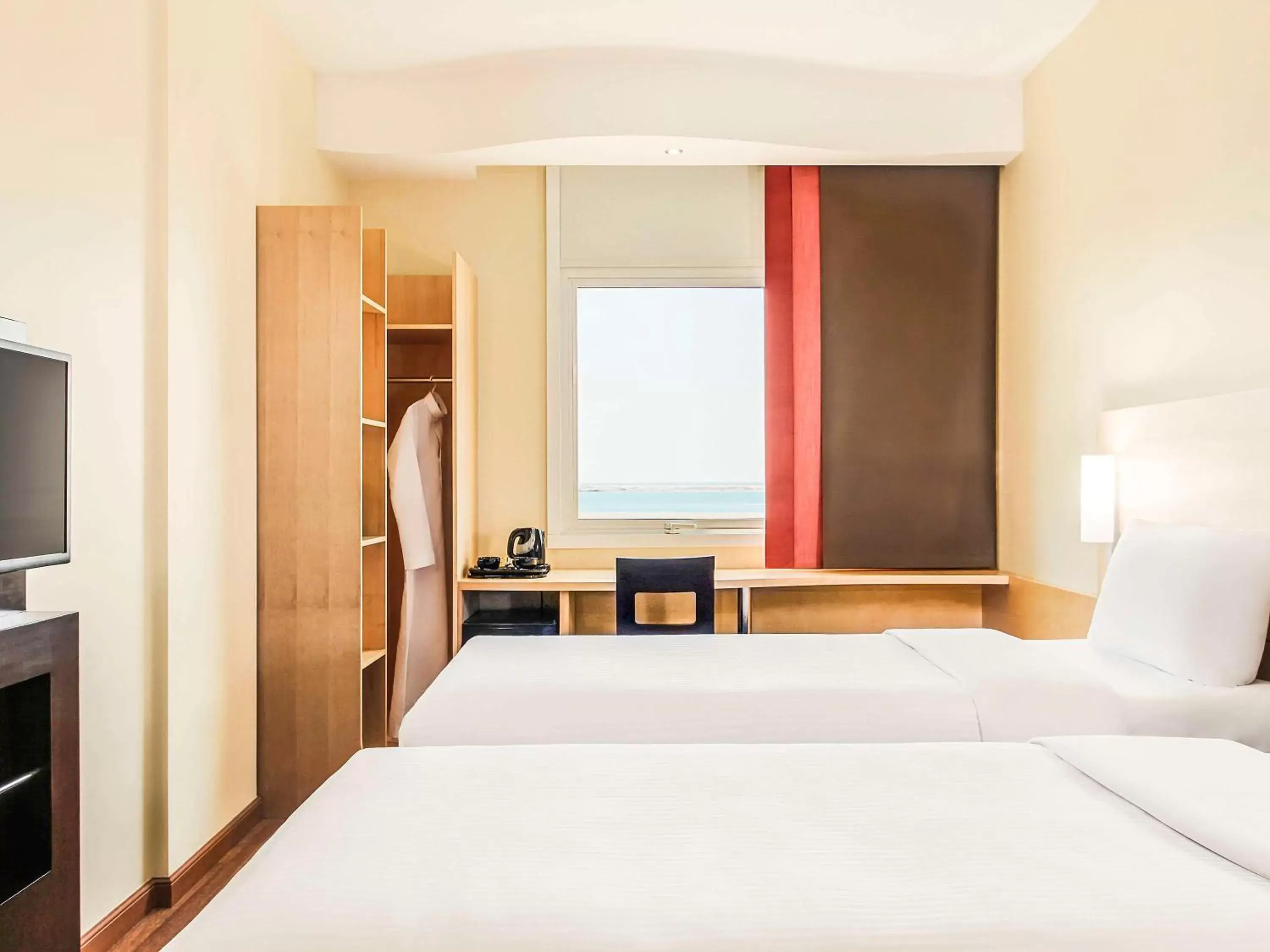 Bedroom, Bed in Ibis Yanbu