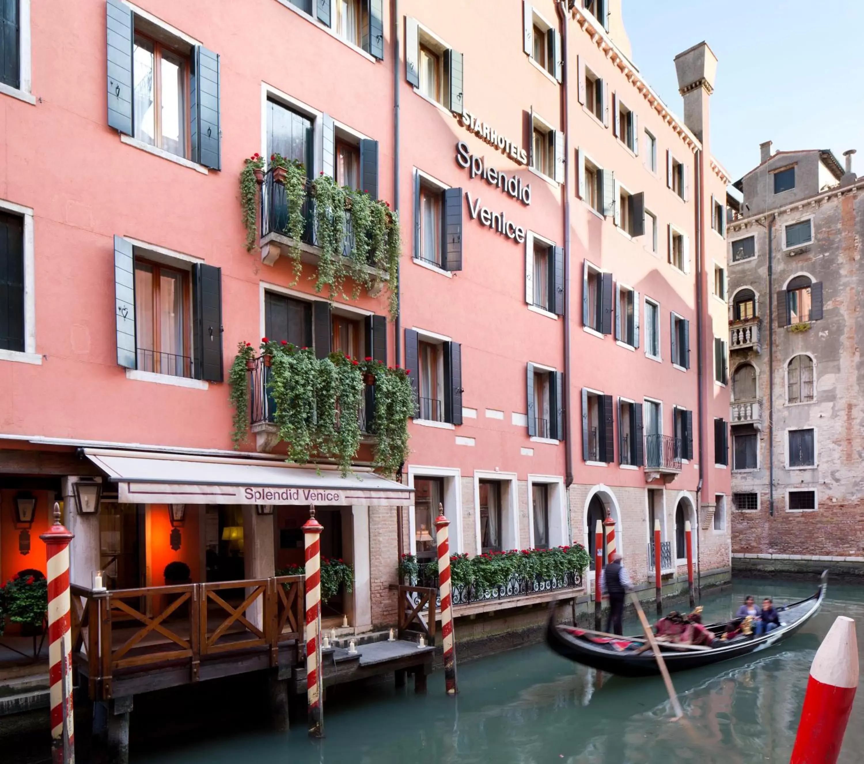 Facade/entrance in Splendid Venice - Starhotels Collezione
