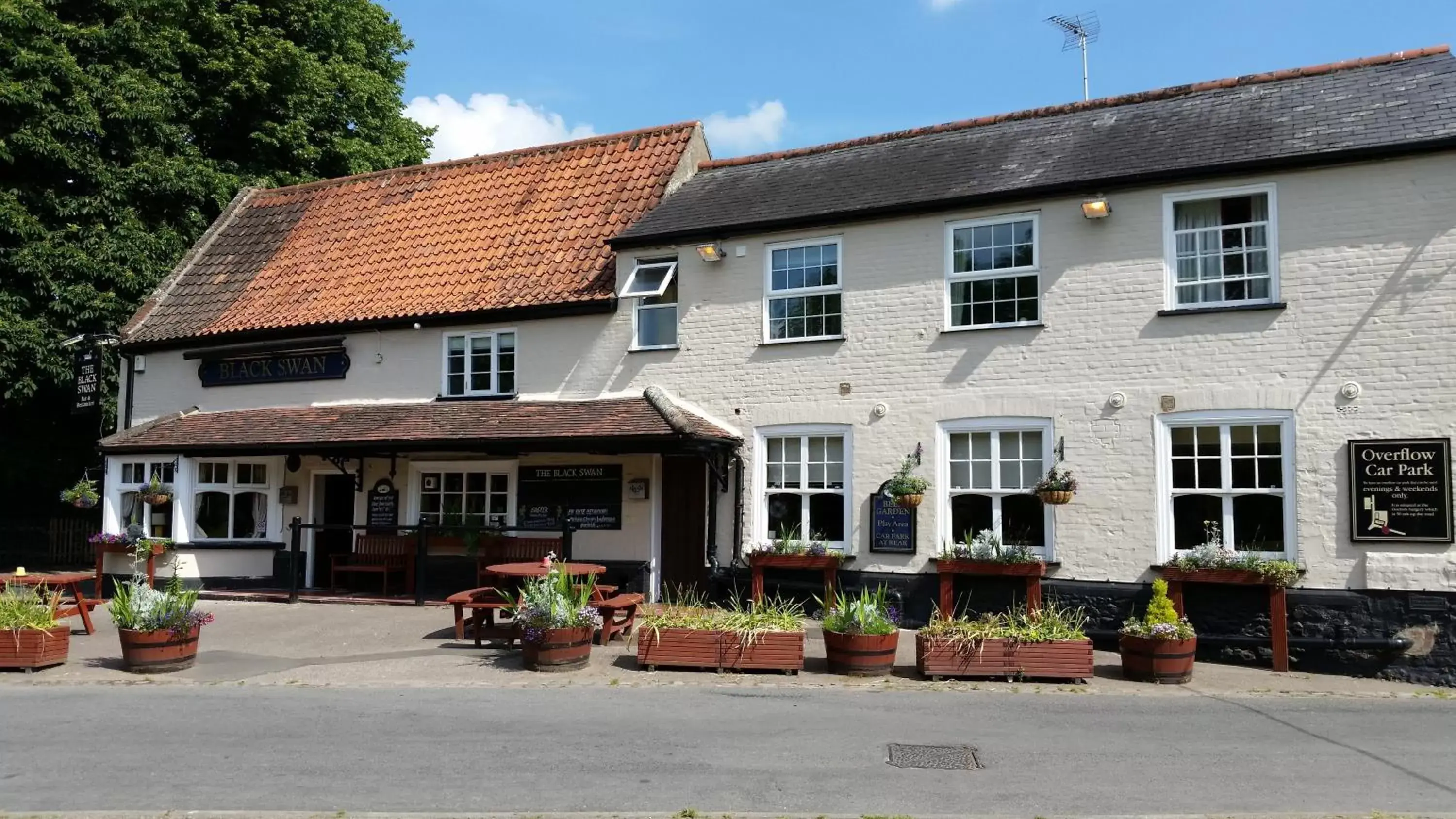 Facade/entrance, Property Building in The Black Swan Inn