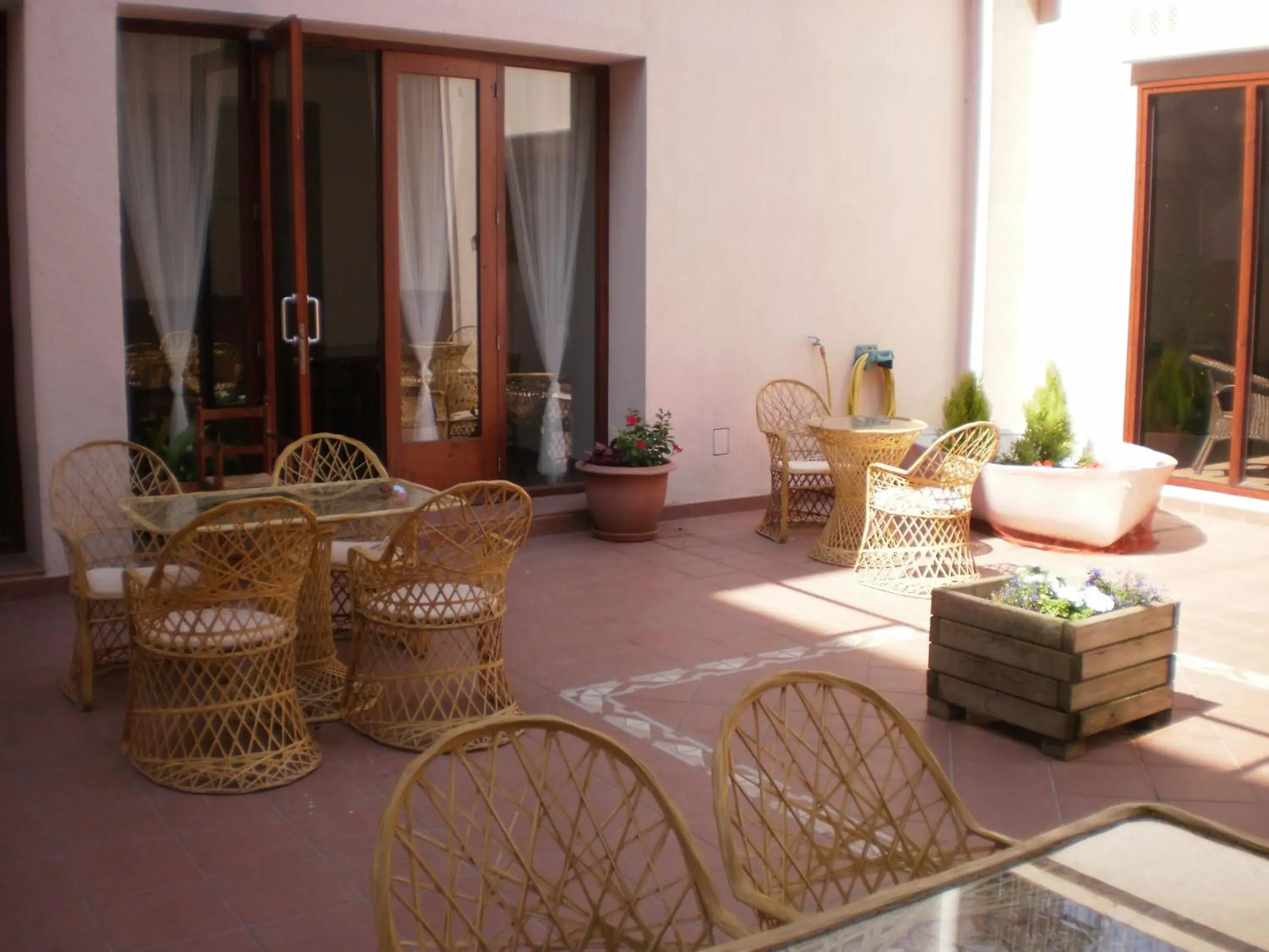 Balcony/Terrace, Seating Area in Hotel del Mar