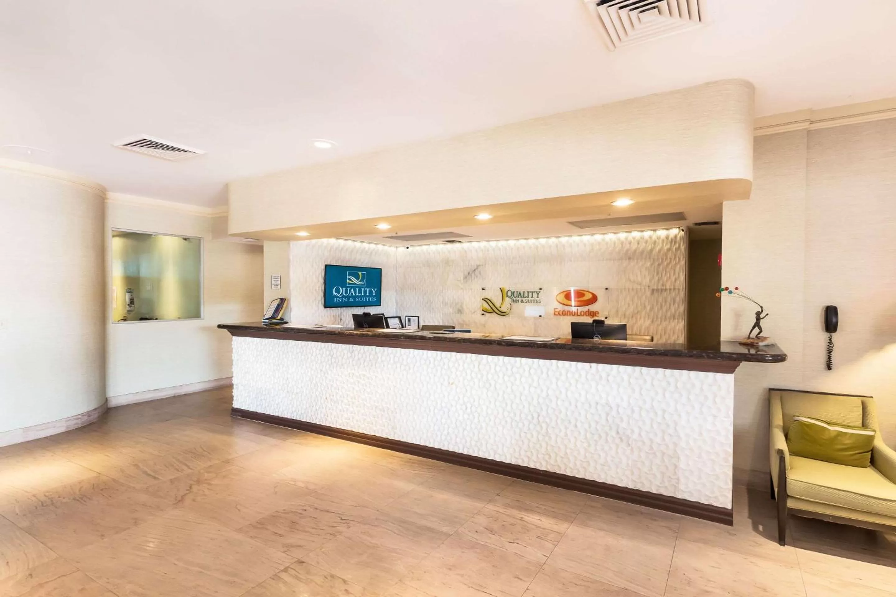 Lobby or reception, Lobby/Reception in Econo Lodge Winter Haven Chain of Lakes