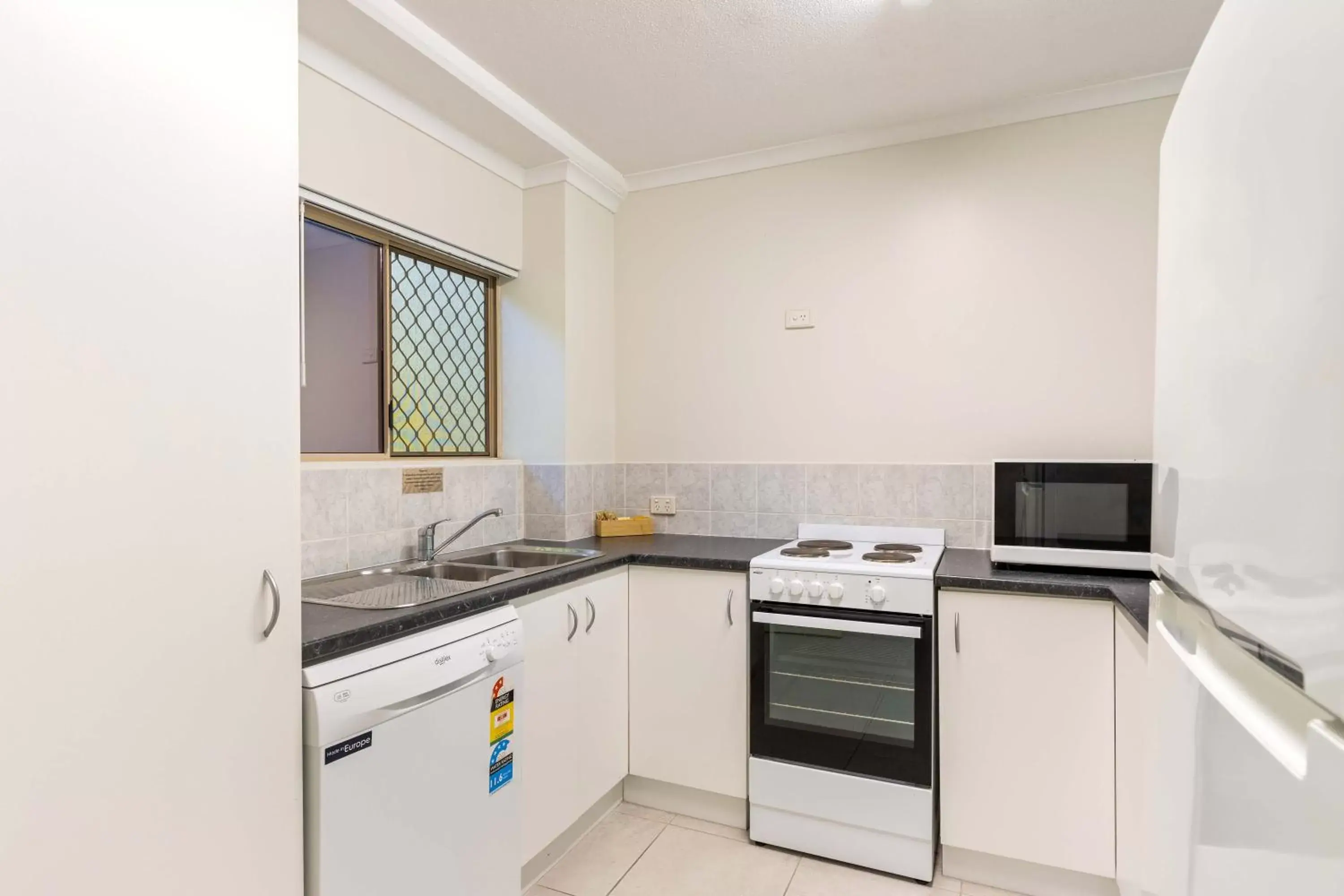 Kitchen/Kitchenette in Port Douglas Sands Resort