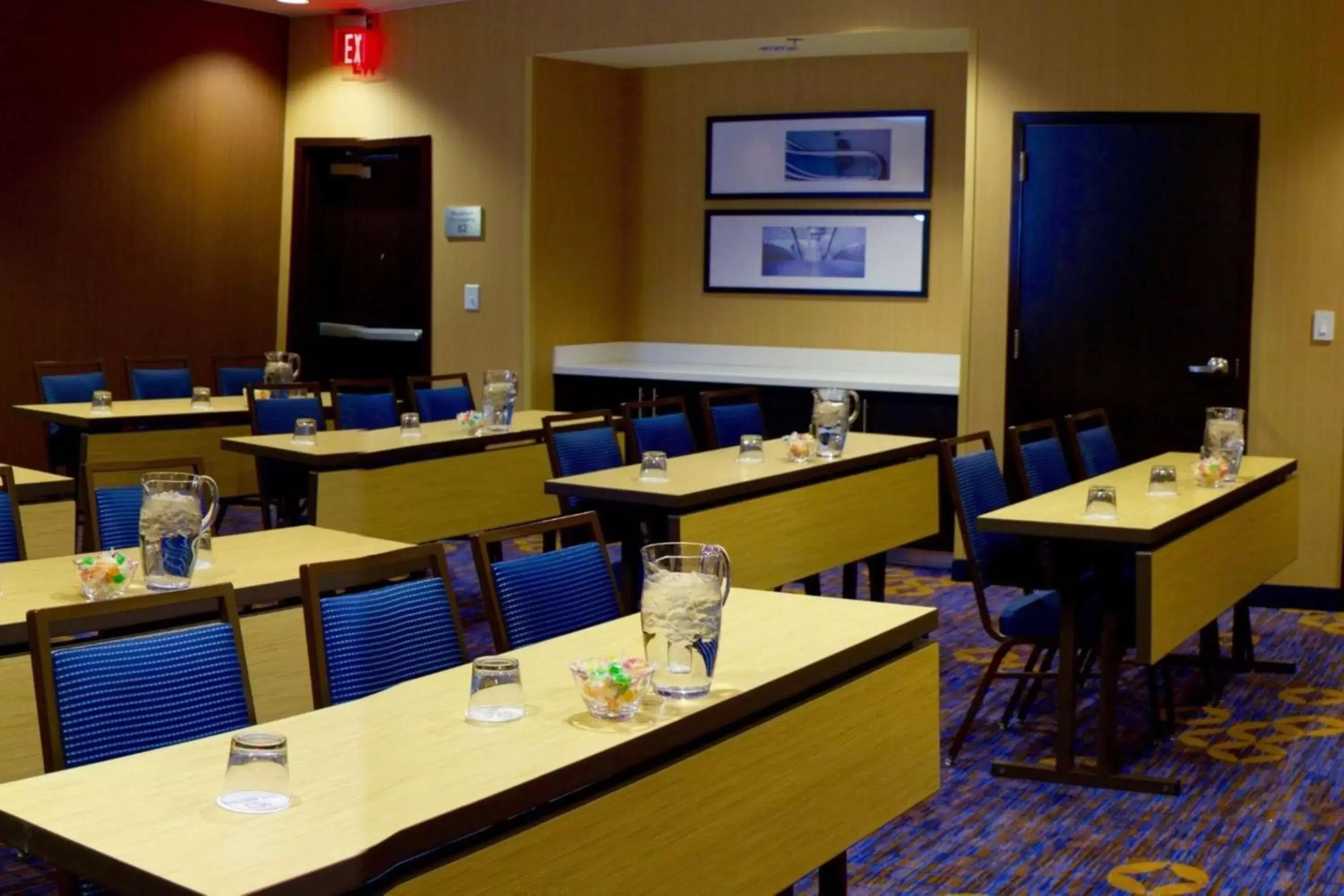 Meeting/conference room, Restaurant/Places to Eat in Courtyard by Marriott Asheville Airport