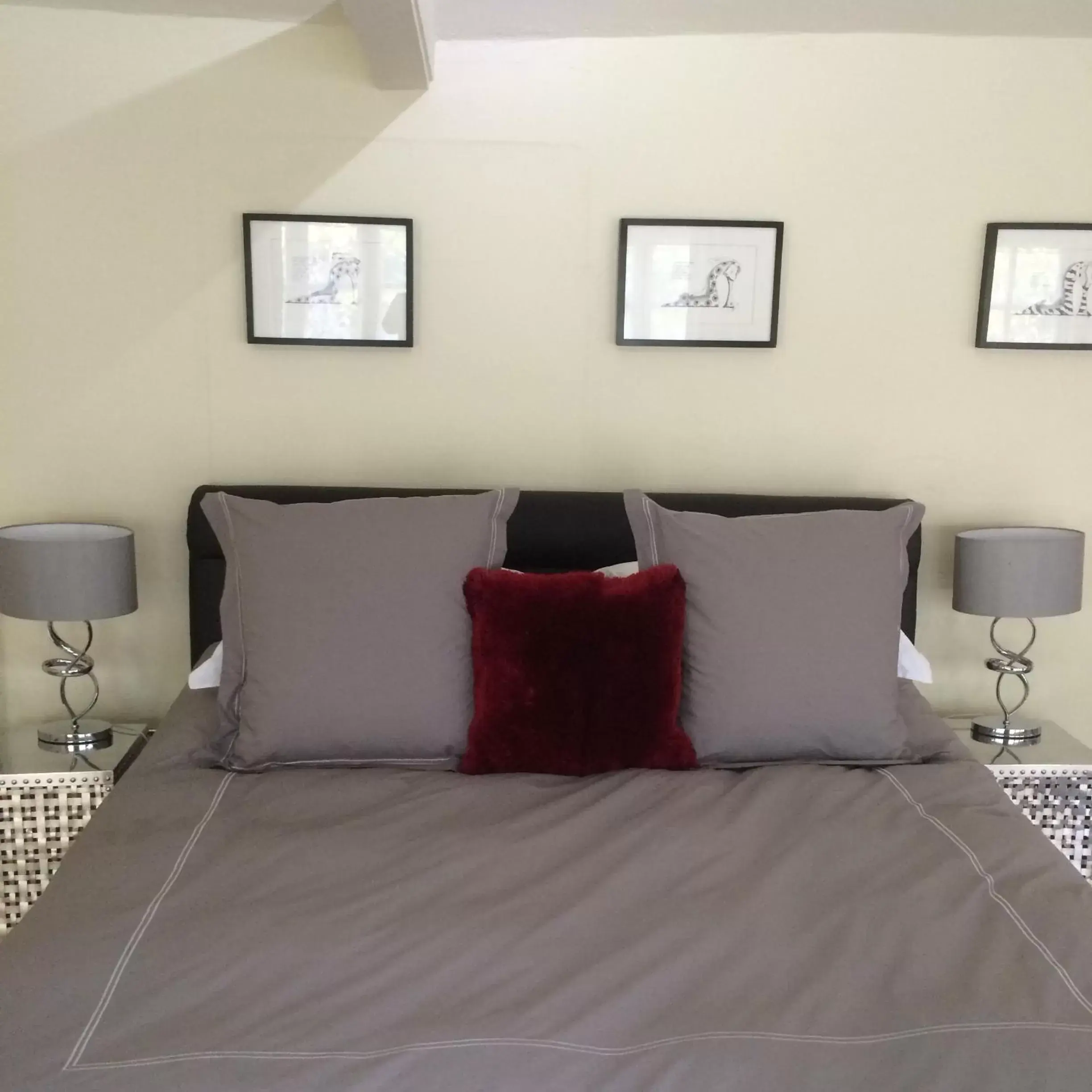 Bedroom, Seating Area in Hemples Lodge