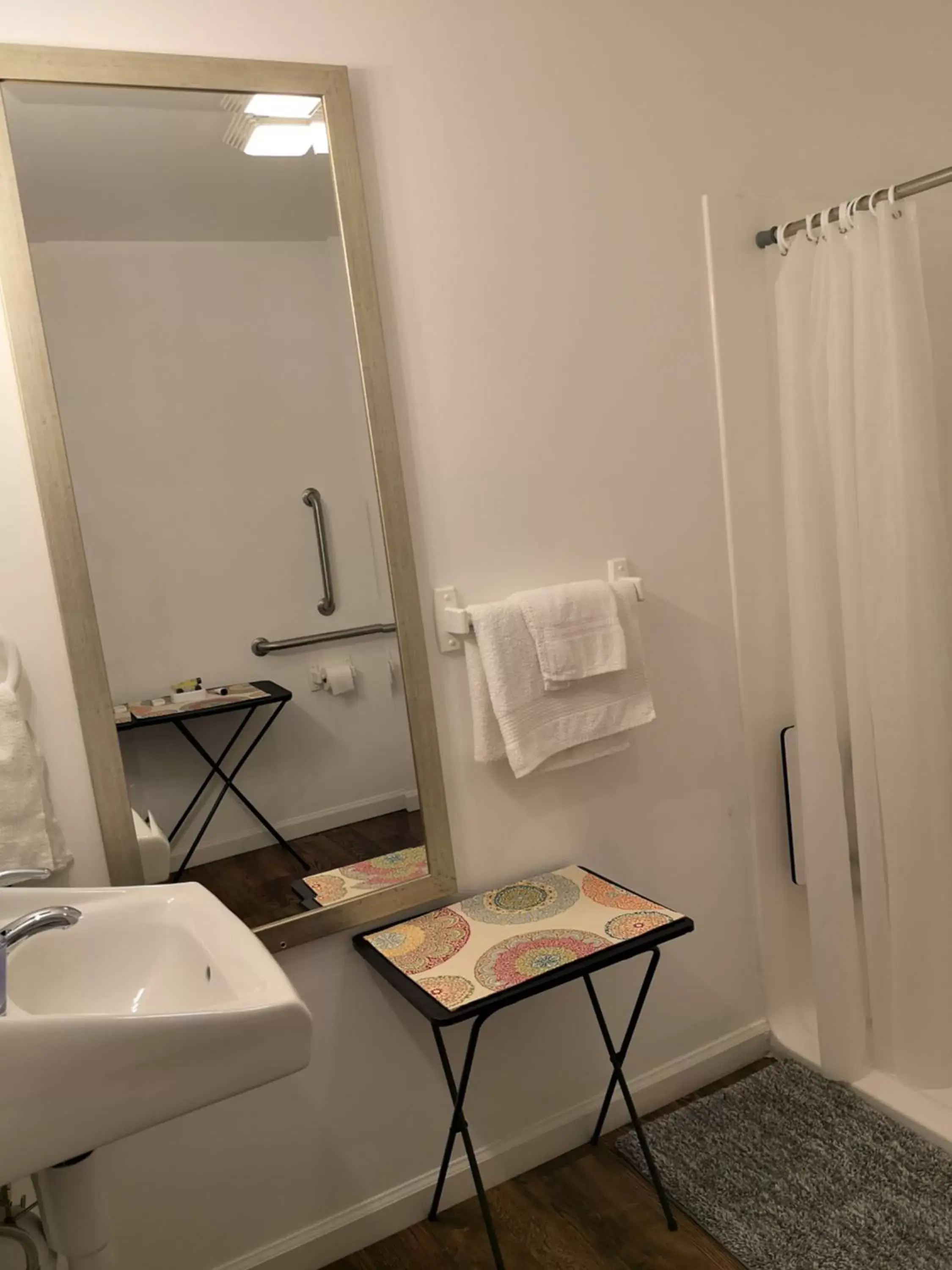Bathroom in Apple Inn and Suites Cooperstown Area