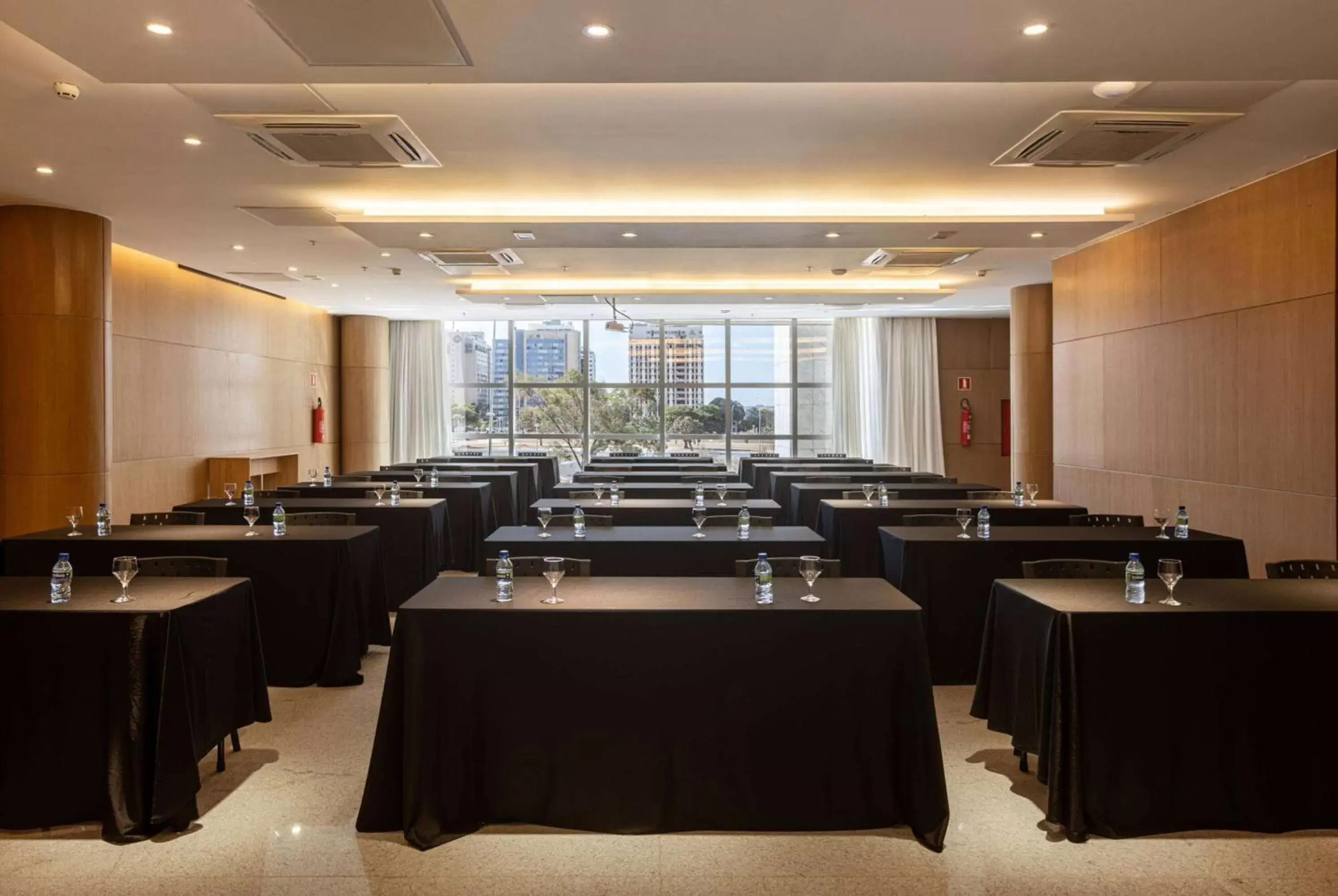 Meeting/conference room in Ramada by Wyndham Brasilia Alvorada