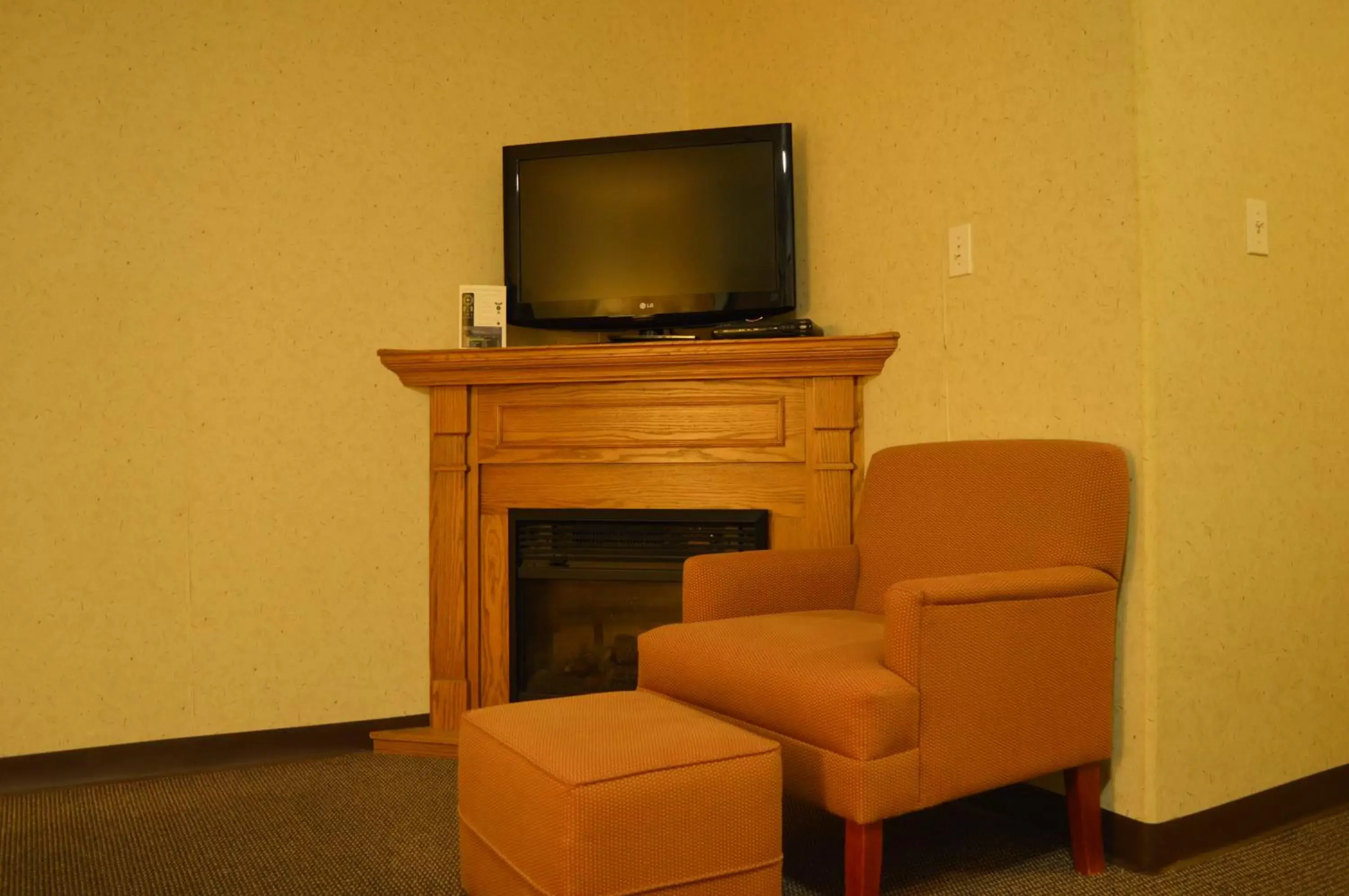 Photo of the whole room, TV/Entertainment Center in Super 8 by Wyndham Grande Prairie