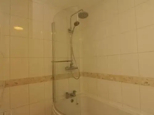 Bathroom in Gail's Guest House Bathroom in Gail's Guest House