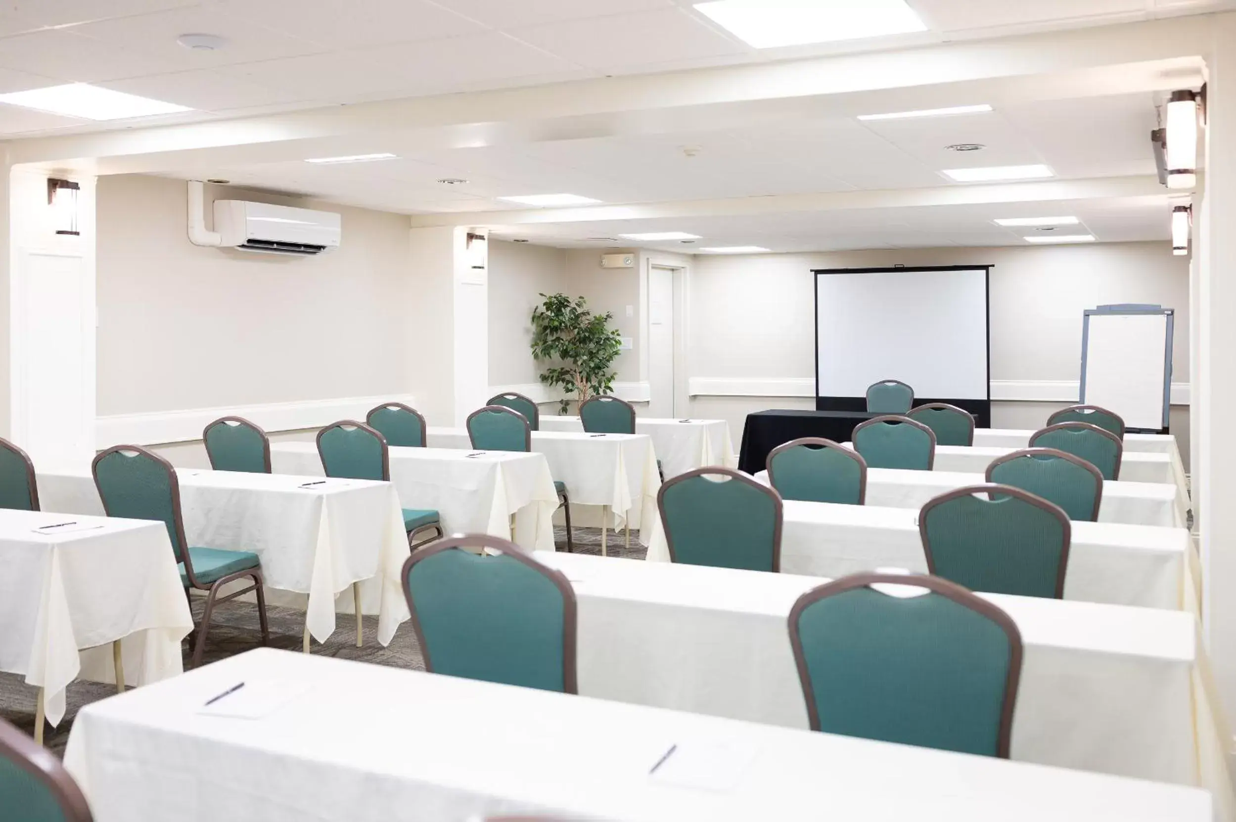 Business facilities in Rodd Moncton