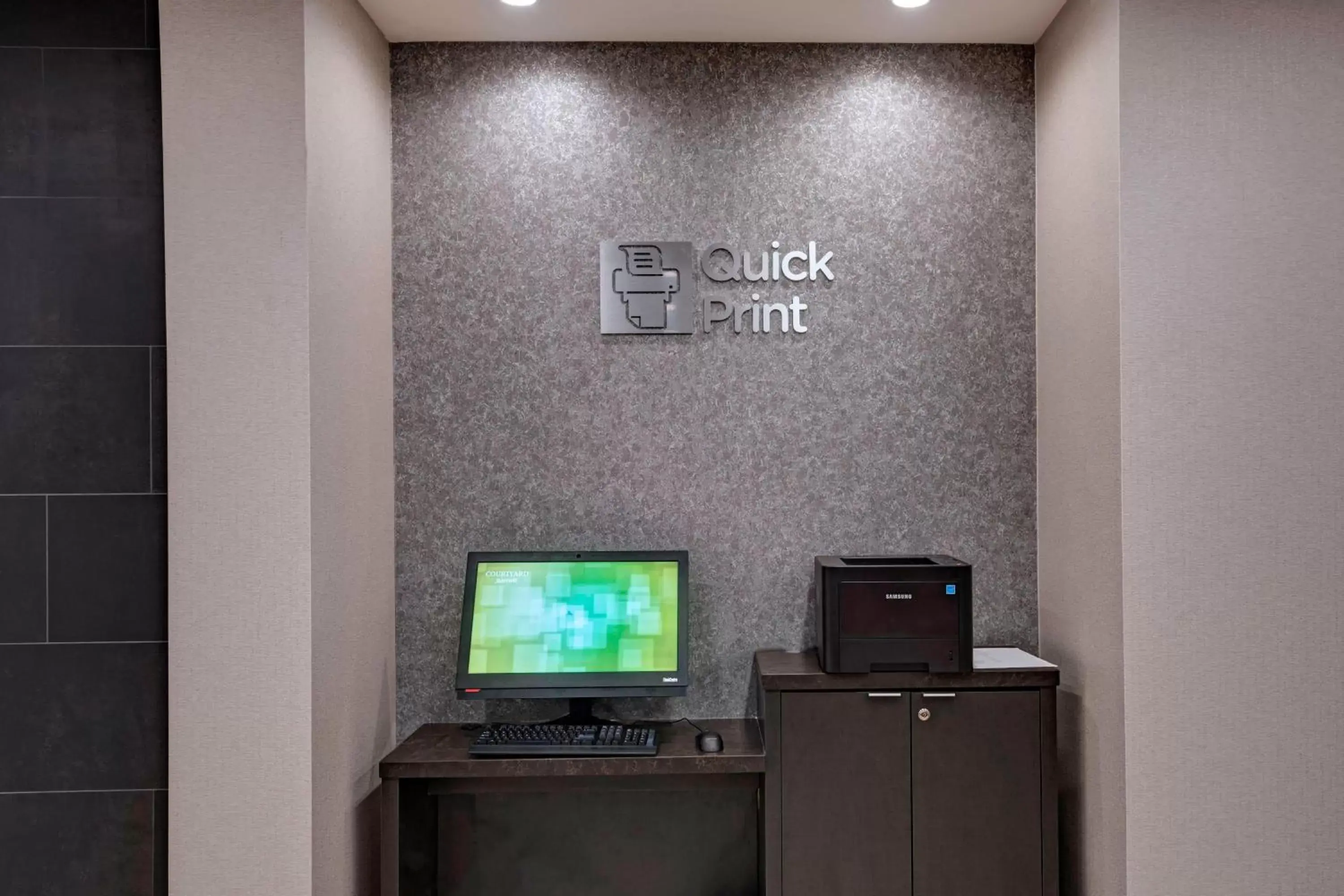 Business facilities in Courtyard by Marriott Houston Sugar Land/Lake Pointe