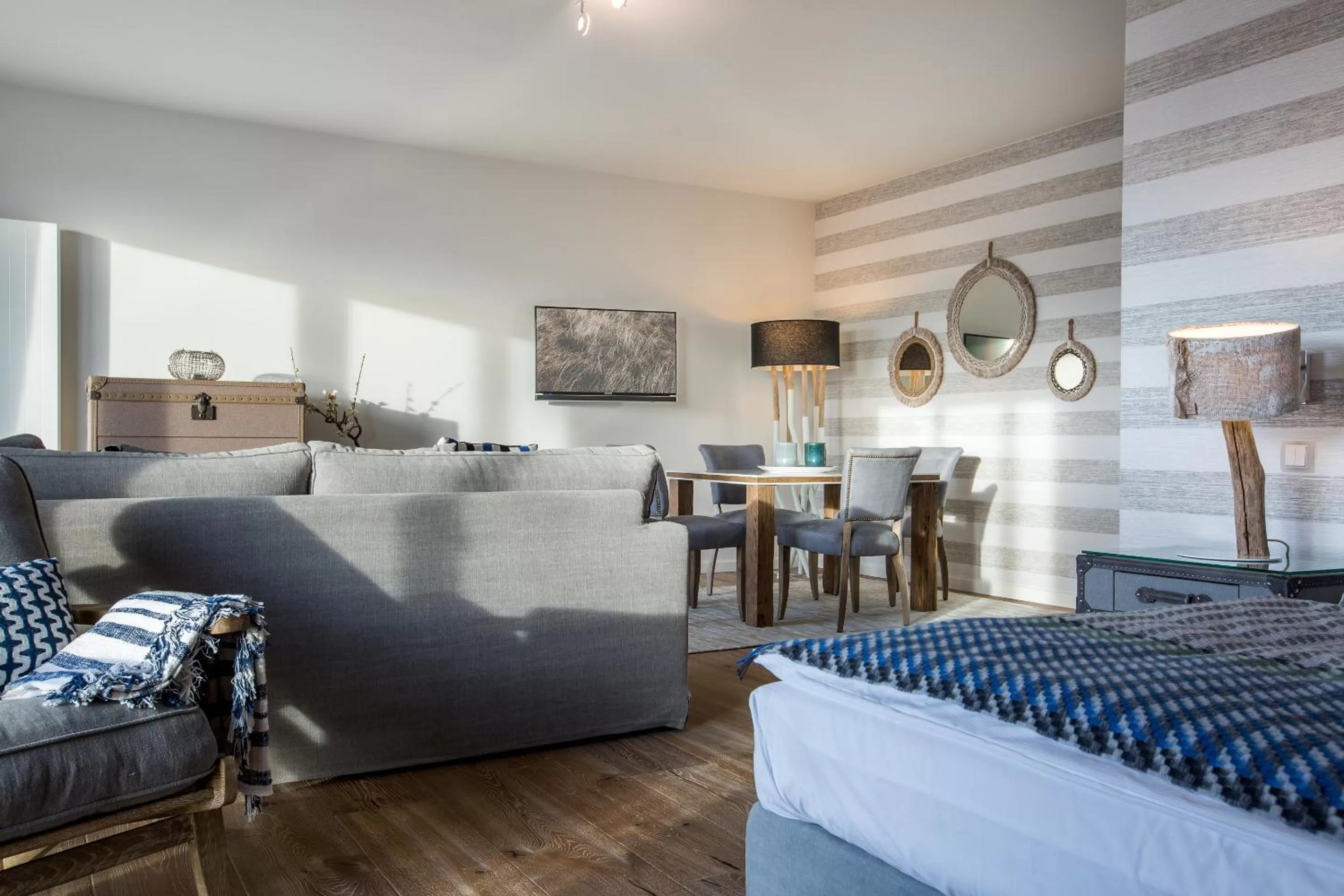 TV and multimedia, Bed in Easy Living