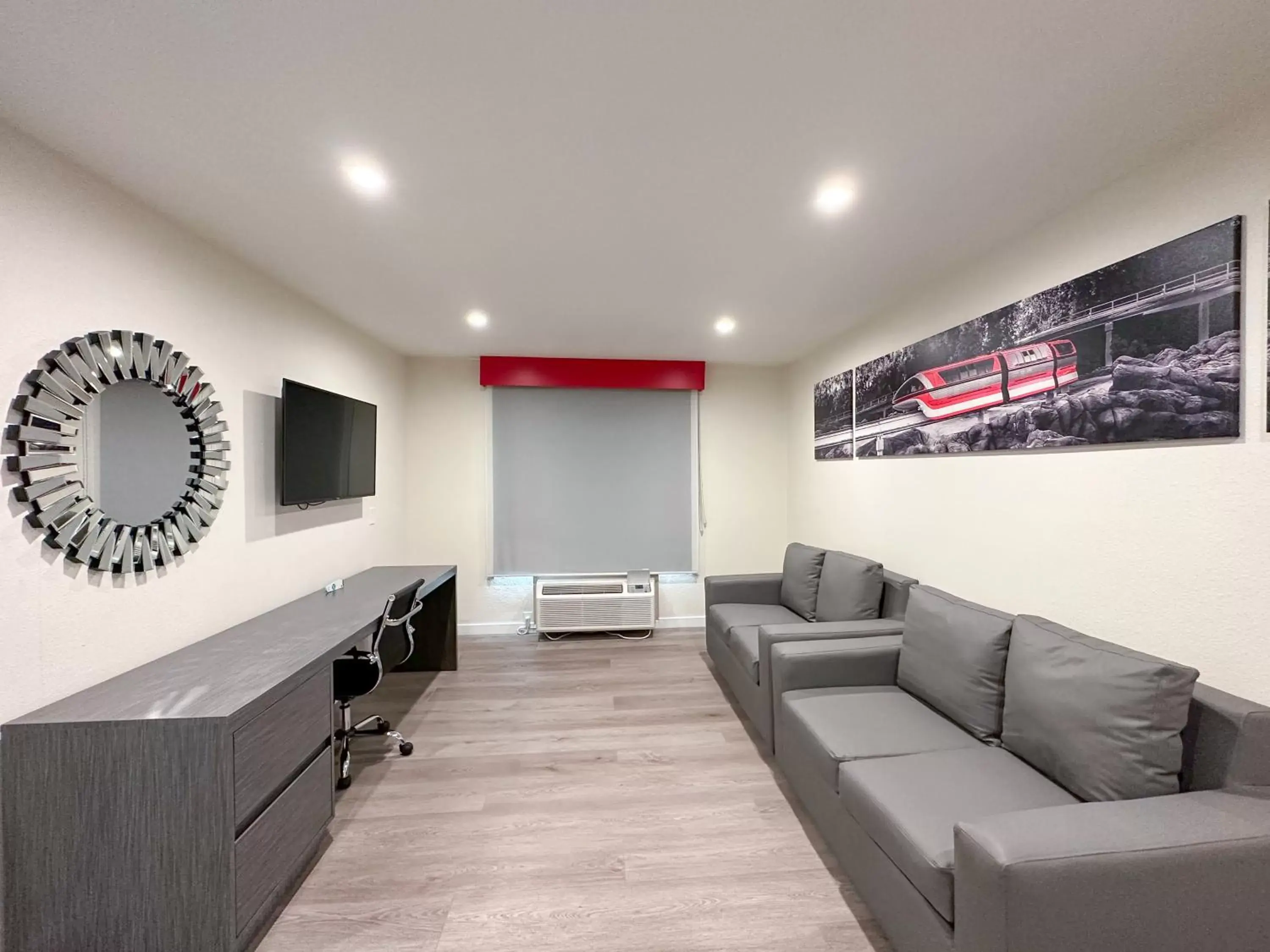 TV and multimedia, Seating Area in Ramada by Wyndham Anaheim Convention Center