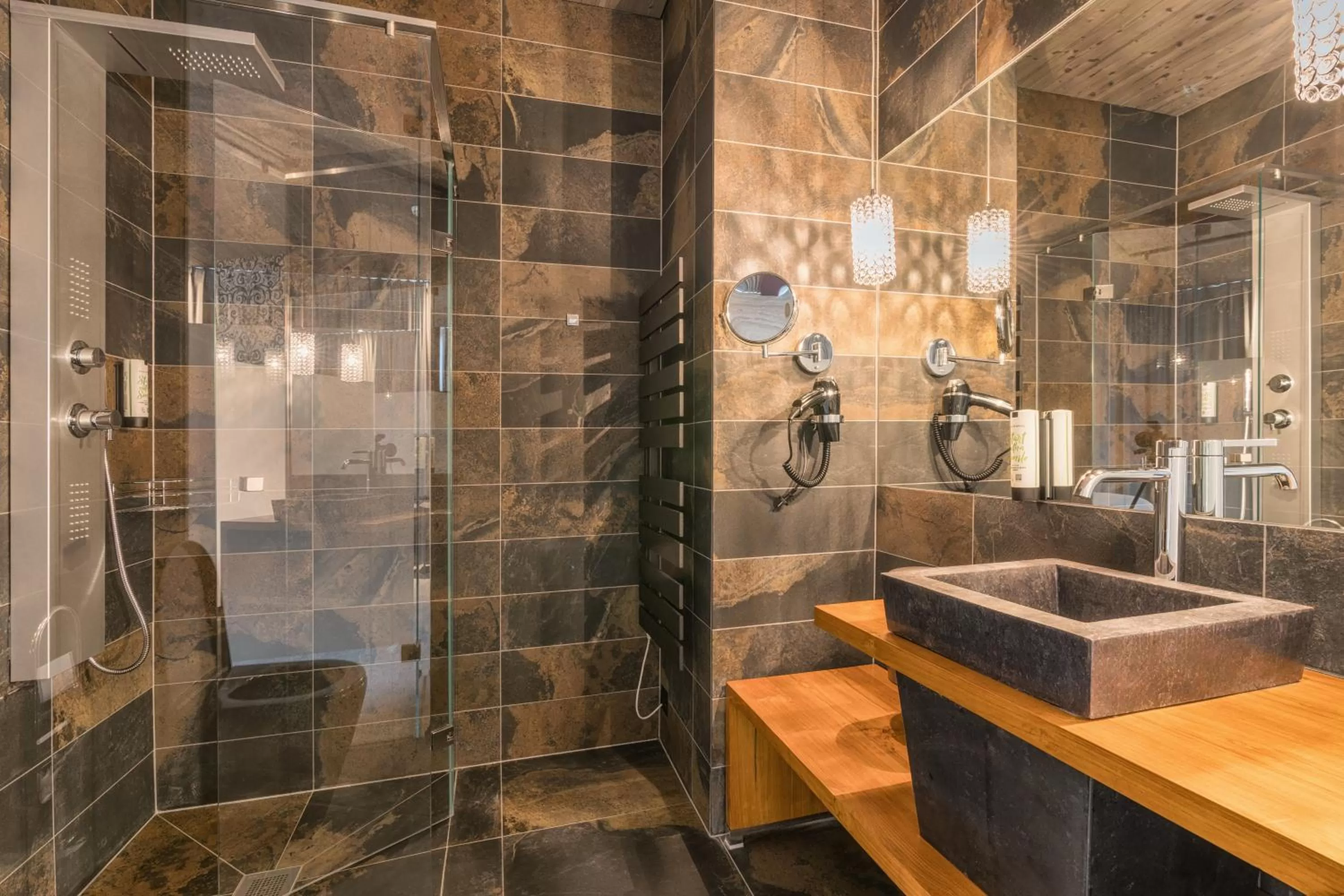 Shower in b-smart hotel Menziken