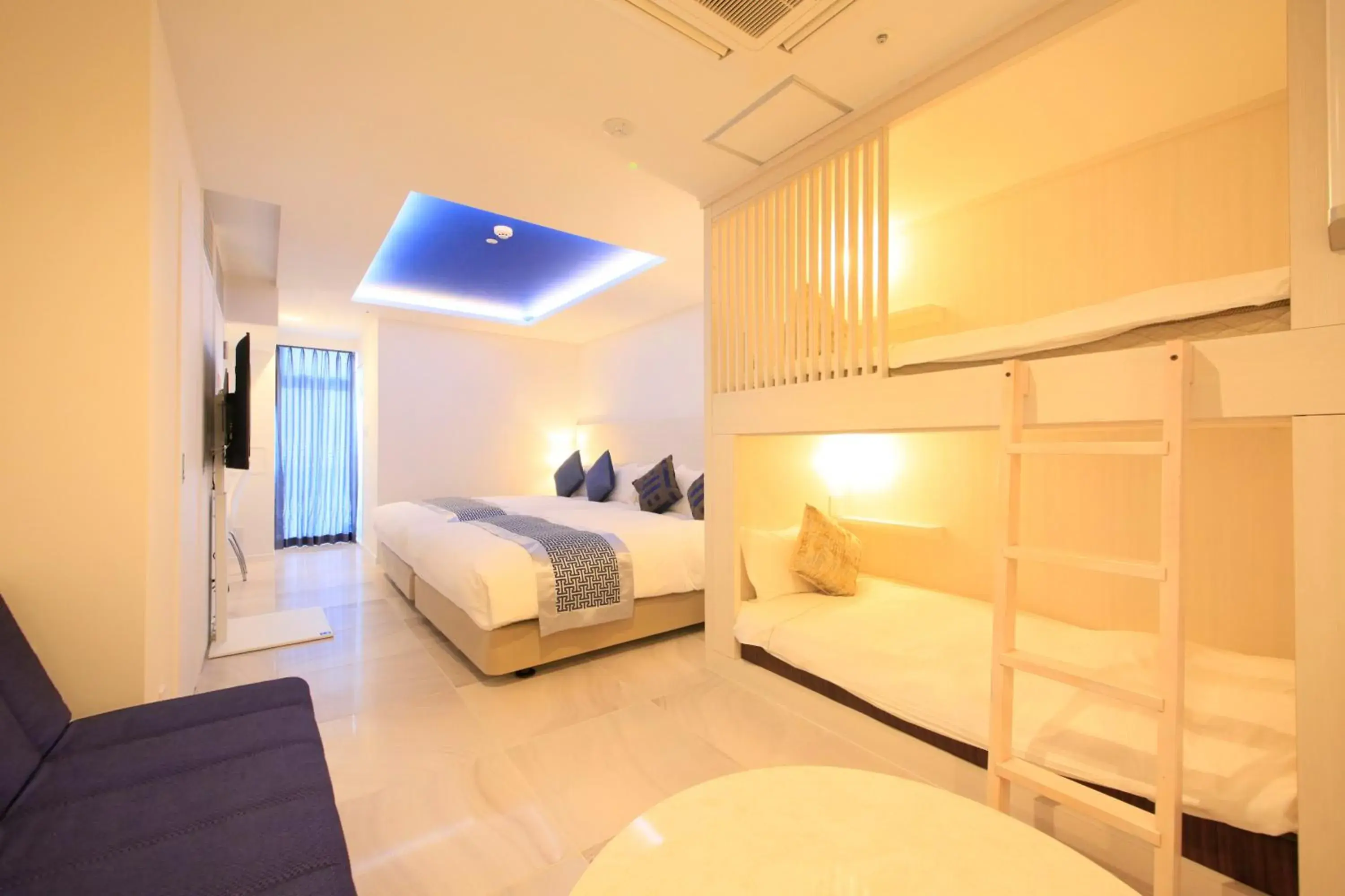 Photo of the whole room, Bed in Centurion Hotel Residential Akasaka Station Photo of the whole room, Bed in Centurion Hotel Residential Akasaka Station