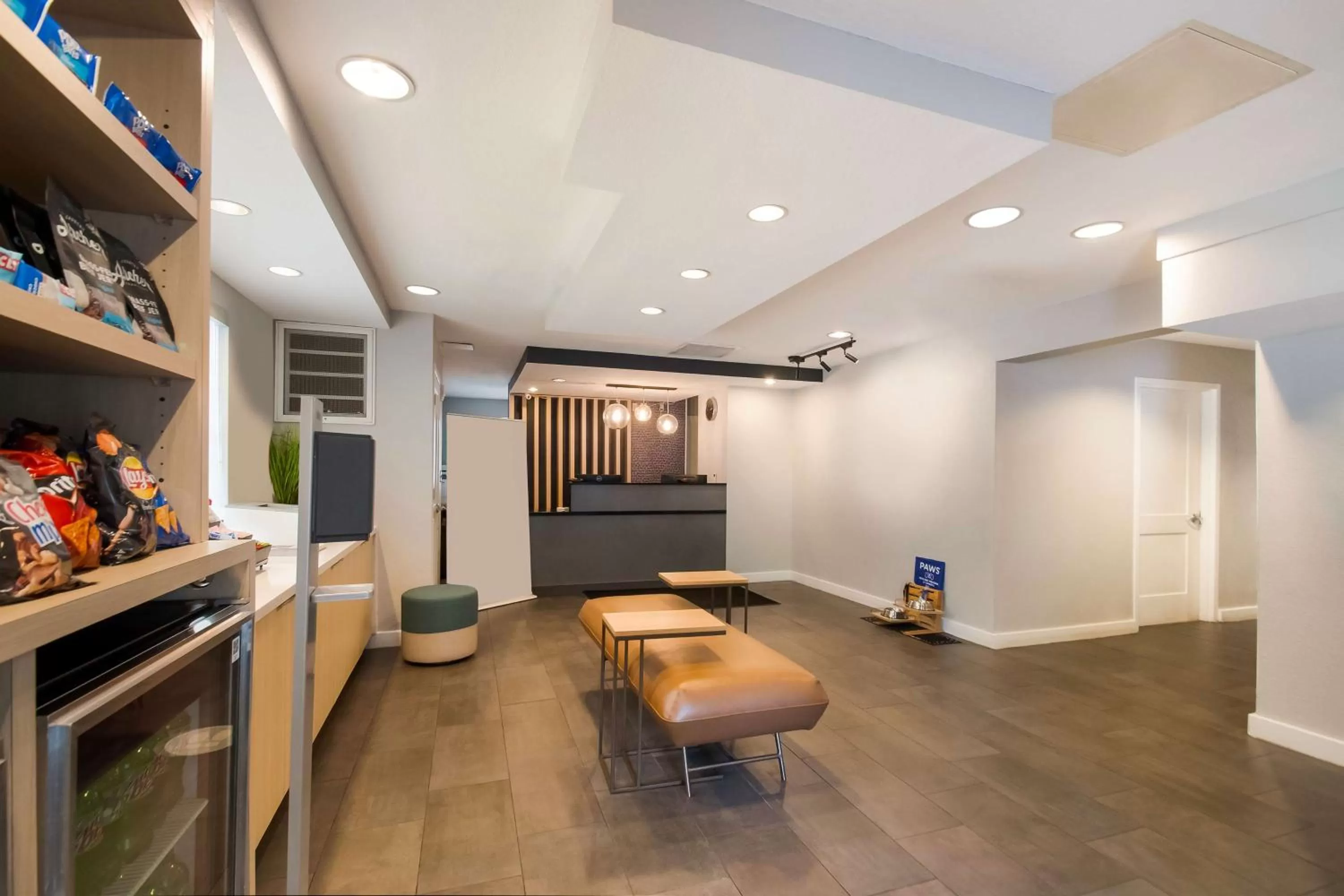 Lobby or reception in Sonesta Simply Suites Falls Church