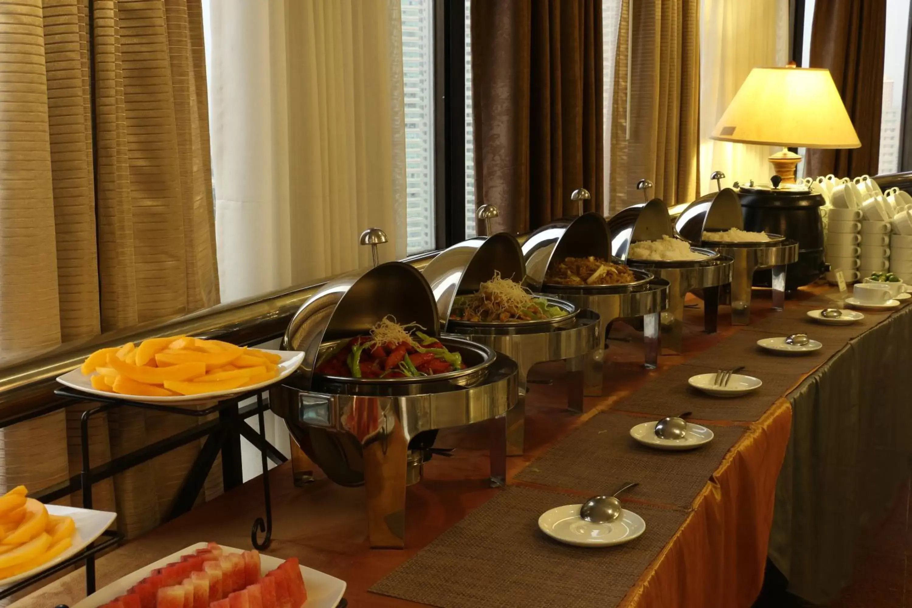 Buffet breakfast, Restaurant/Places to Eat in Prince Plaza II Condotel