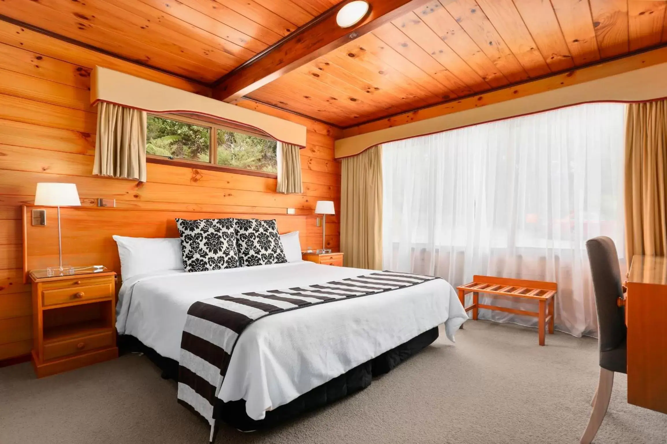 Bedroom, Bed in Waitakere Resort & Spa