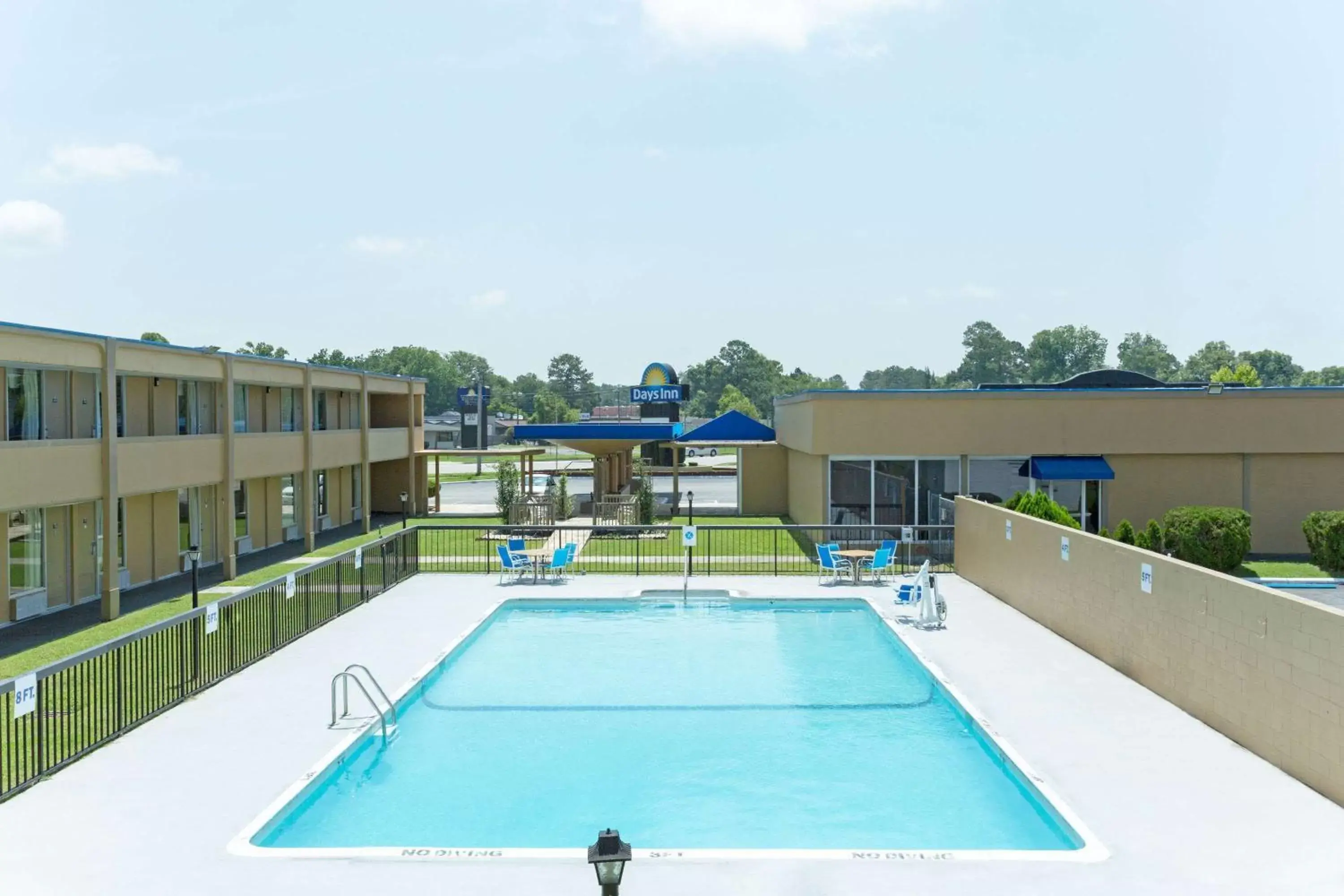 On site, Swimming Pool in Days Inn by Wyndham Washington