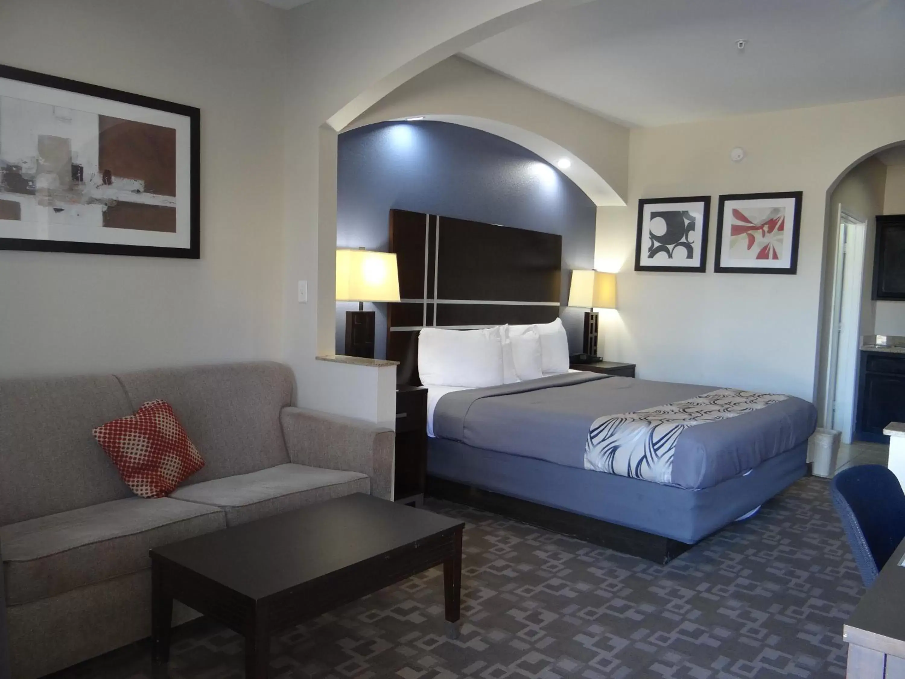 Bed in Regency Inn & Suites - Baytown