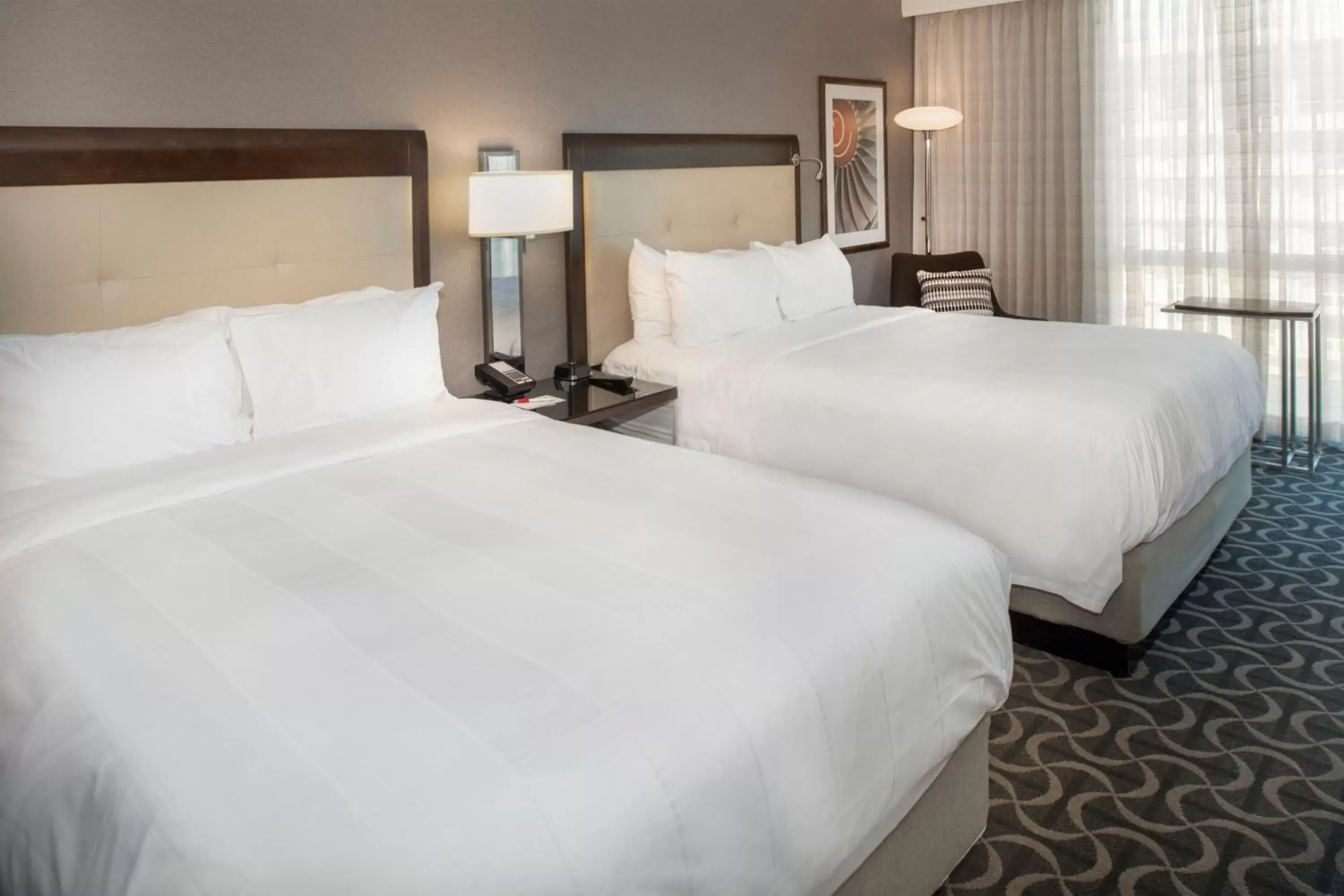 Photo of the whole room, Bed in Marriott St. Louis Airport